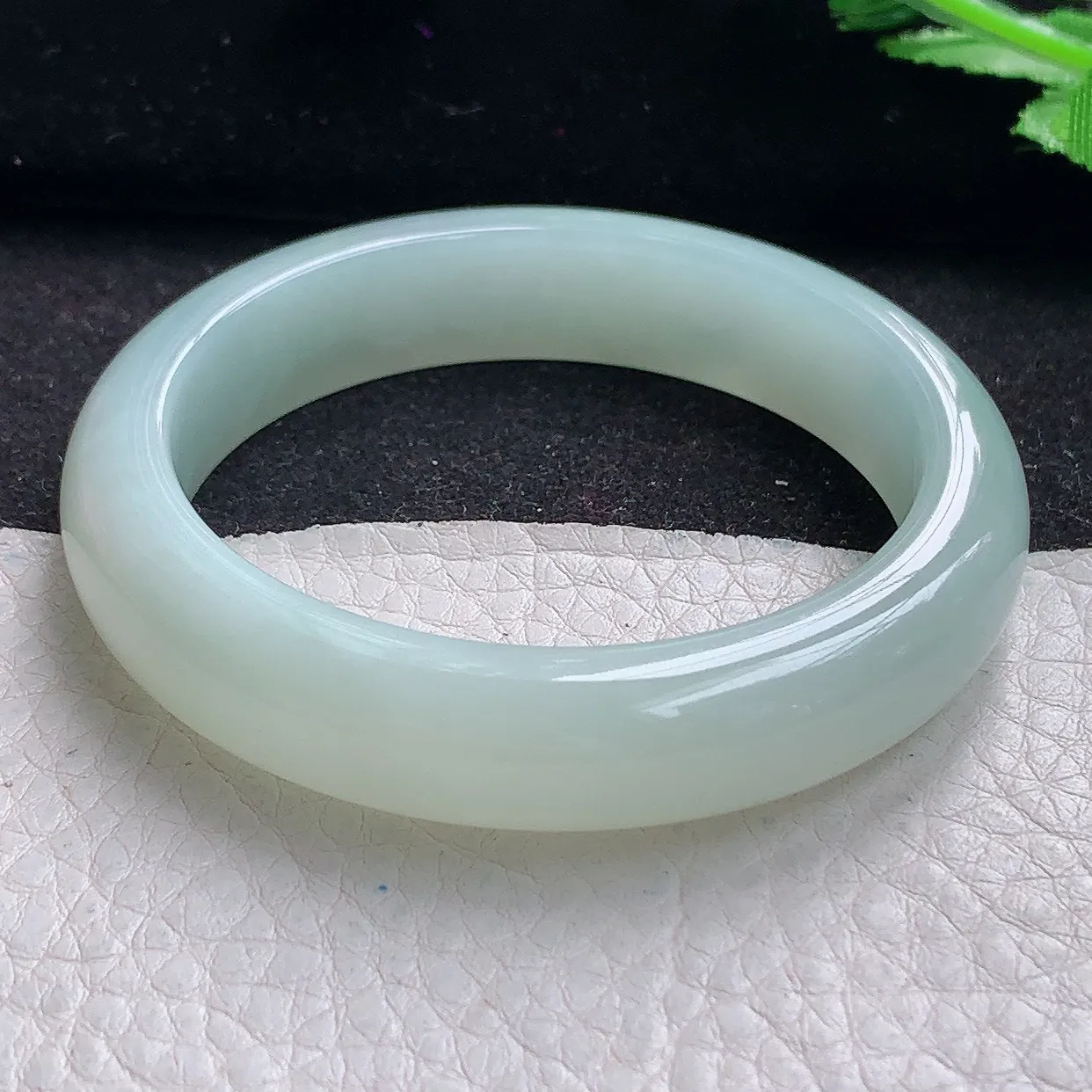 ee小圈口51*11.8*8平安镯 缅甸翡翠A货冰胶浅绿宽边玉手镯玉手环