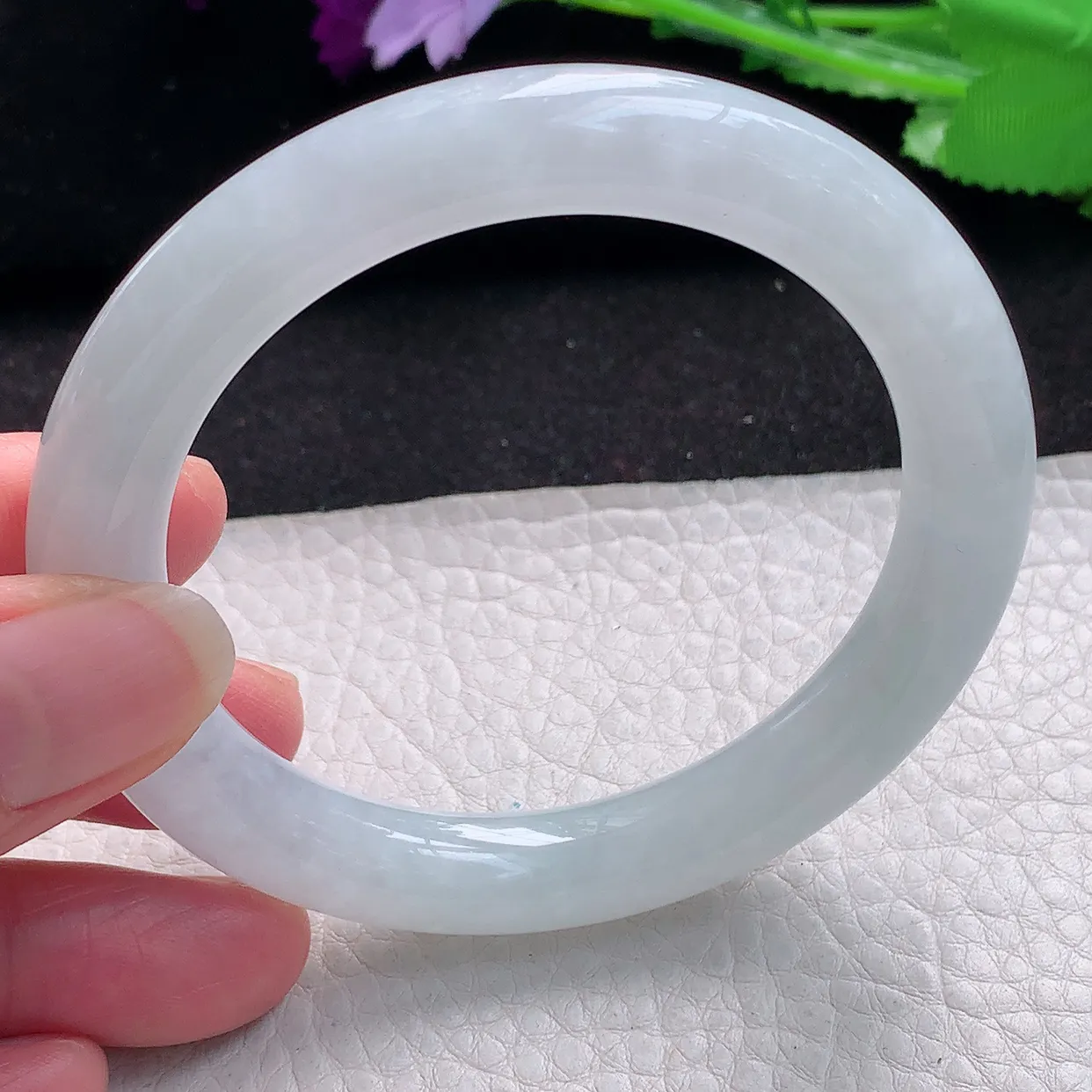 js自然光56*10.2*9.8美人镯 缅甸翡翠A货冰纯圆条玉手镯玉手环