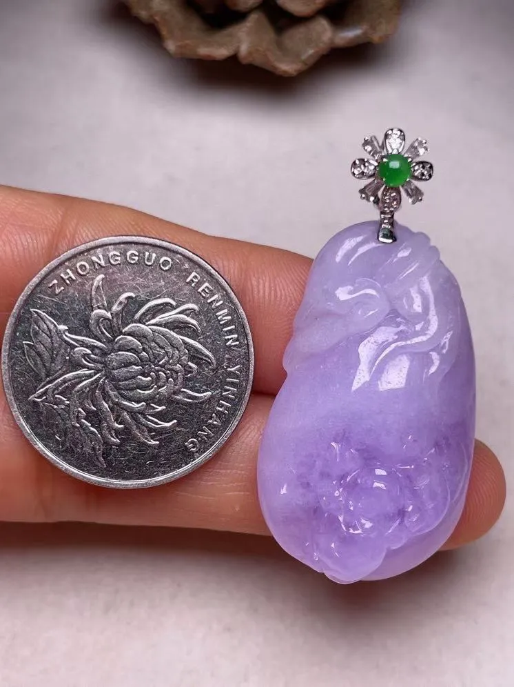 冰糯种紫罗兰【代代有福】吊坠、真金真钻镶嵌，种水好，玉质细腻 .裸石尺寸 36.0*21.0