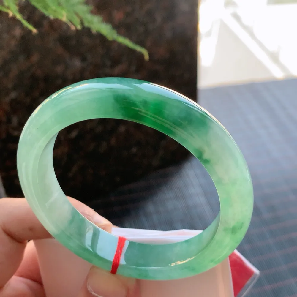 正圈高冰飘花 无瑕 尺寸:57.1/12.2/8.8 花美 种水好