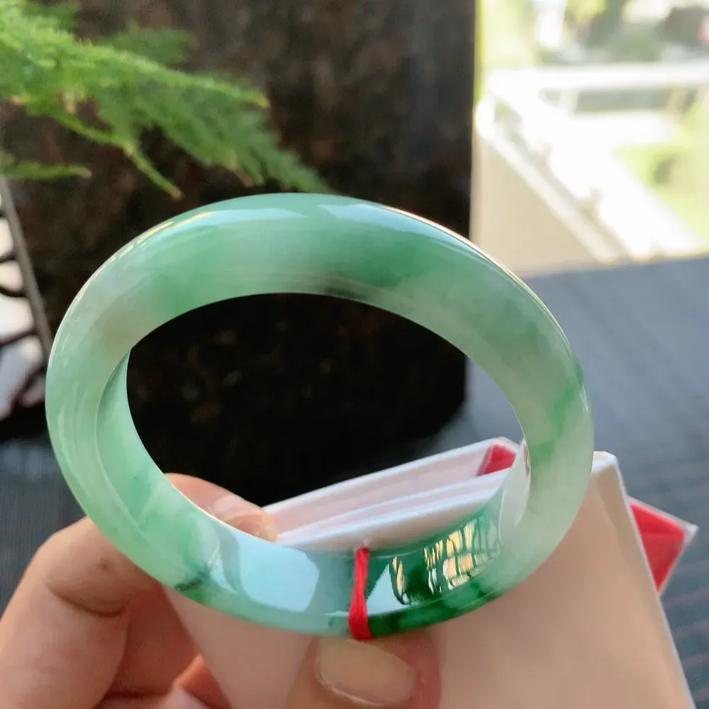 正圈冰糯辣绿 无瑕 尺寸:53.2/12.3/8.1 色辣