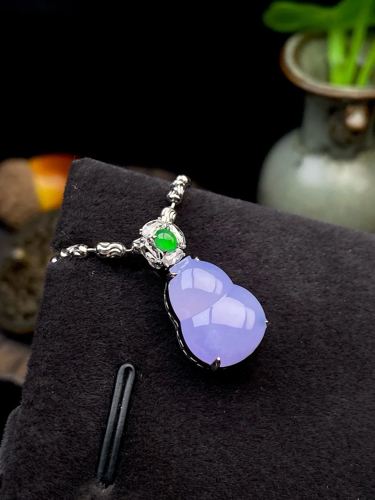 【冰种紫葫芦吊坠】质地细腻，冰透纯净，唯美漂亮，珍藏品质，18K金钻镶嵌，裸石尺寸14.3*11.1