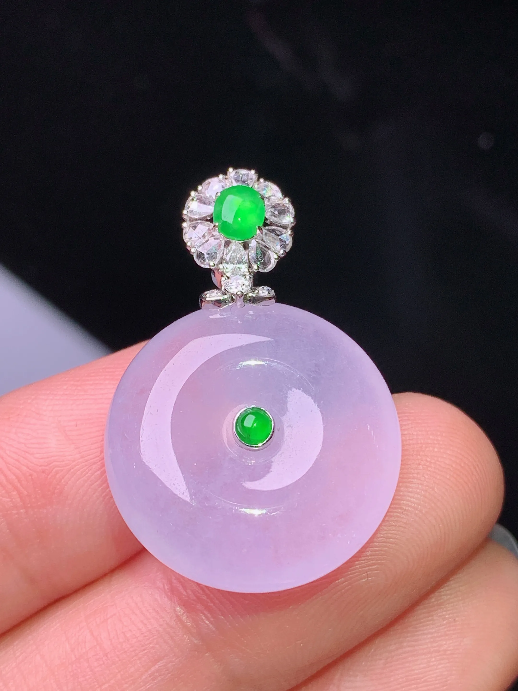 18k金钻镶嵌冰紫罗兰平安扣吊坠 玉质细腻 色泽清新艳丽 整体尺寸29.5*19.8*7.7