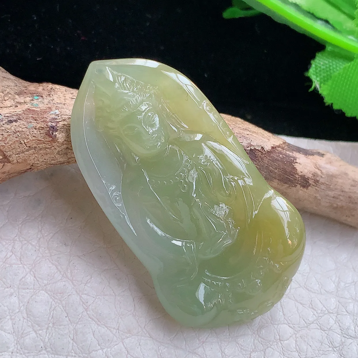 Lz实拍43.8*23.8*6天然缅甸翡翠冰黄翡持瓶观音吊坠