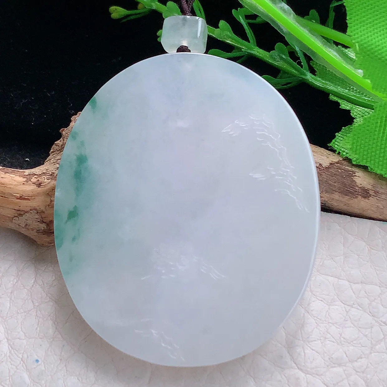 Lz实拍50.2*42.5*6天然缅甸翡翠牛奶底冰飘花山水牌吊坠 锦绣山河玉坠