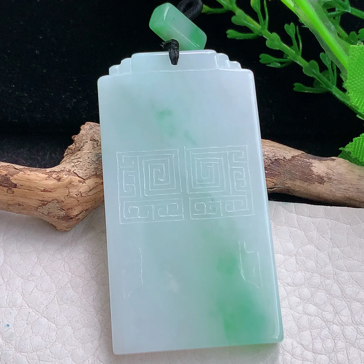 Lz实拍60.8*32.6*5.6天然缅甸翡翠仿古雕花无事牌吊坠 祥云如意子岗牌玉坠