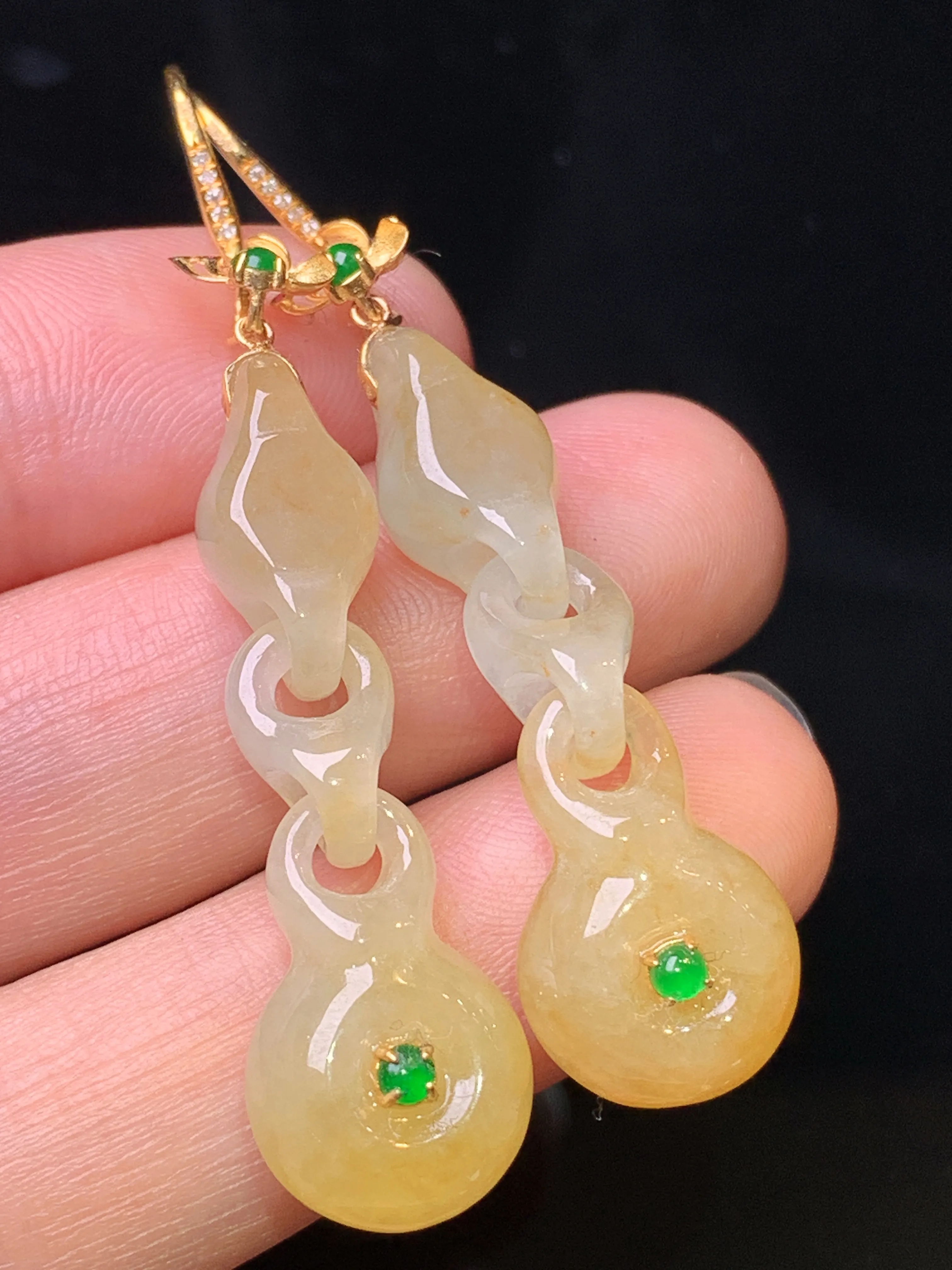 18k金钻镶嵌黄翡同心锁平安扣吊坠 玉质细腻 色泽清新艳丽 整体尺寸53.8*11.5*6.2