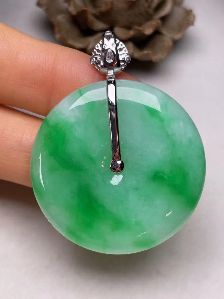 冰糯种辣色平安扣吊坠、真金真钻镶嵌，种水好，玉质细腻 .裸石尺寸 35.2.