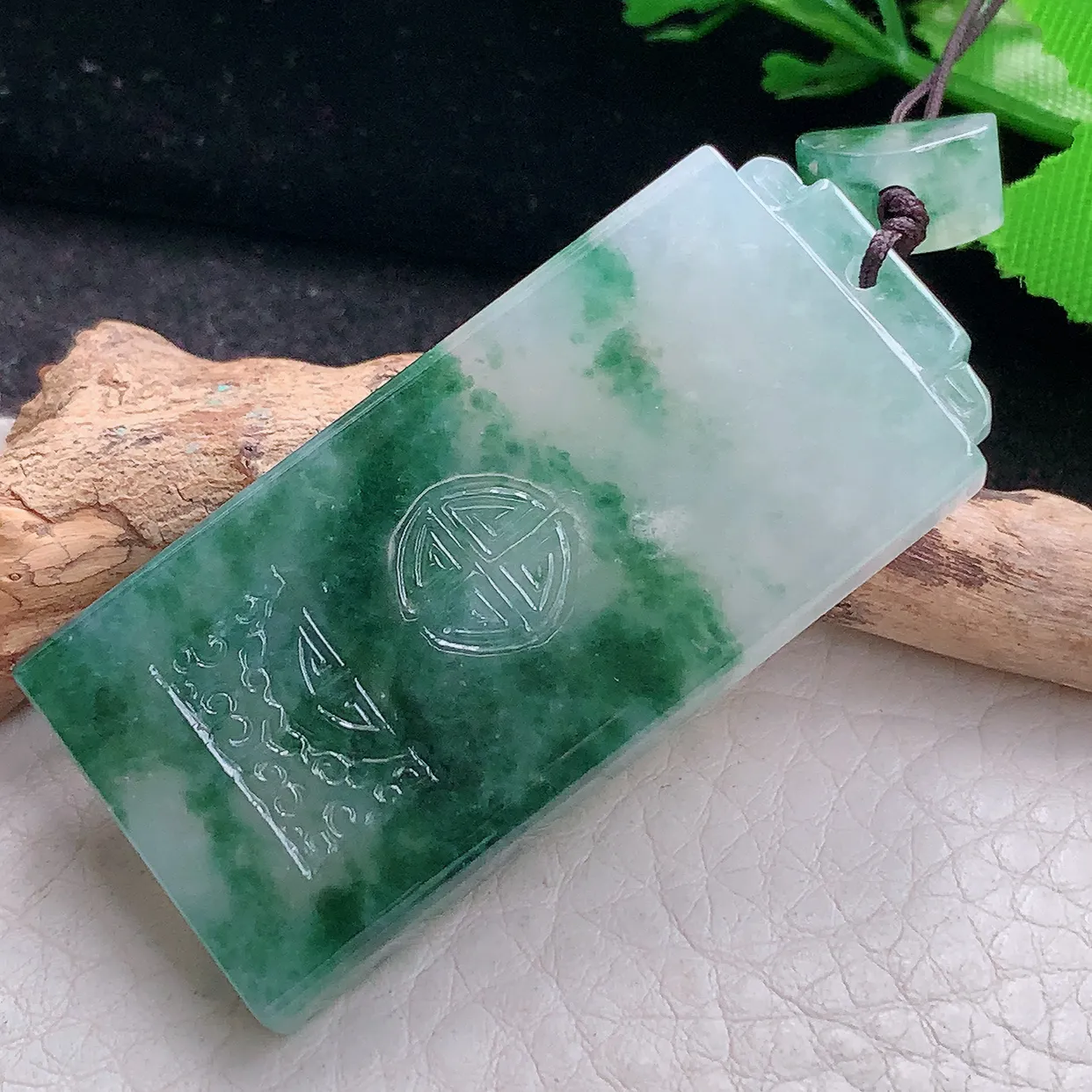 Lz实拍49.5*23.6*6.2天然缅甸翡翠雕花平安无事牌吊坠 半山半水玉坠