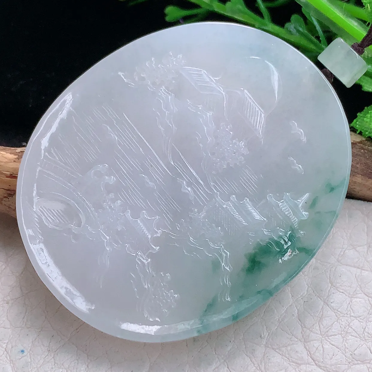 Lz实拍50.2*42.5*6天然缅甸翡翠牛奶底冰飘花山水牌吊坠 锦绣山河玉坠