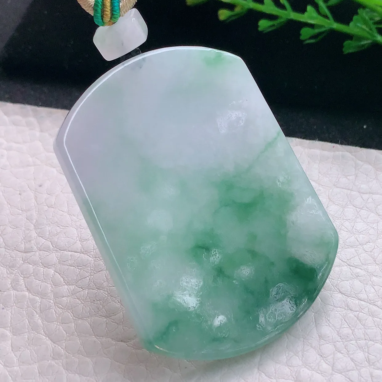 zen实拍56*42.3*5.6天然缅甸翡翠飘绿花平安无事牌吊坠 大气男款玉坠