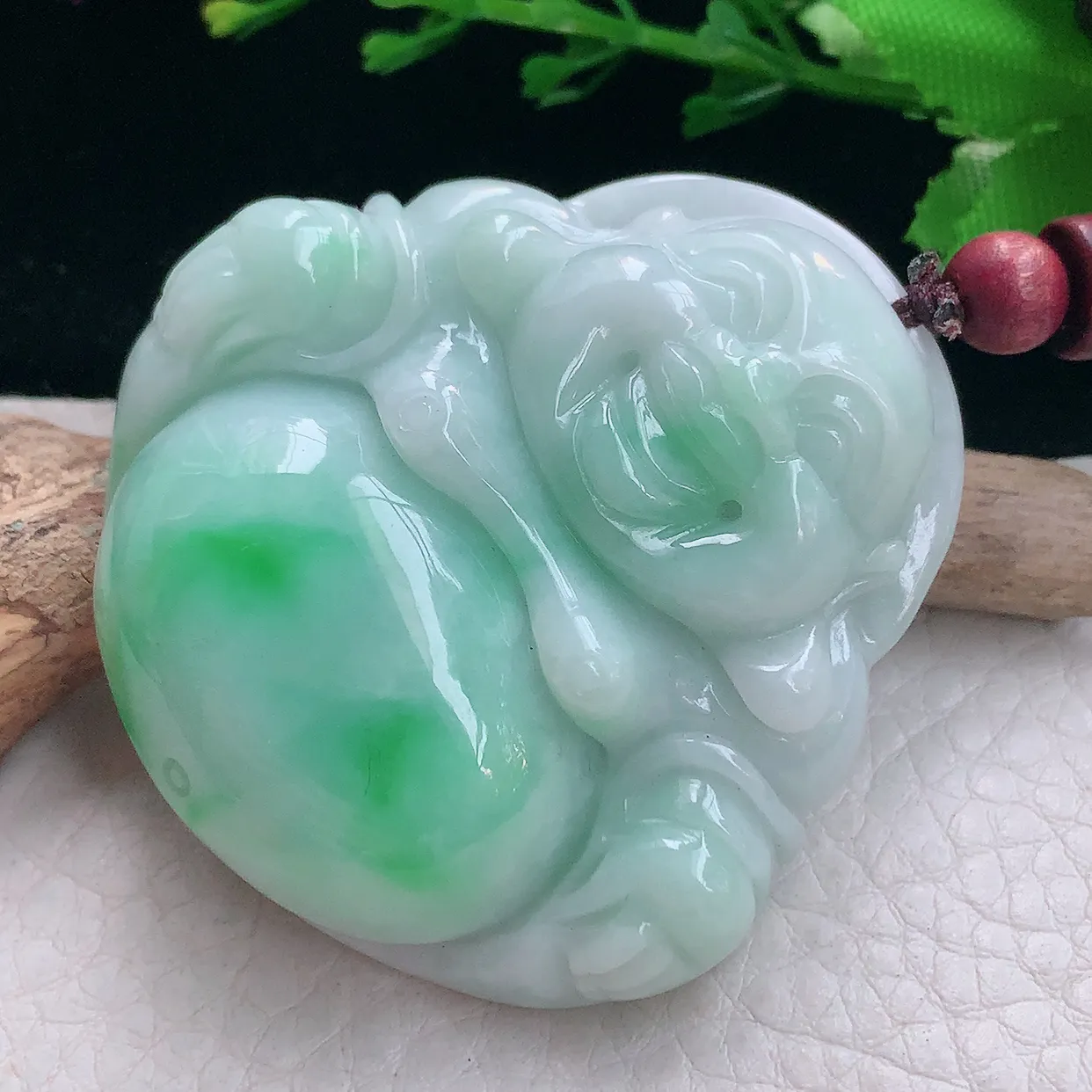 zen实拍48.6*47.8*12.3天然缅甸翡翠飘绿大佛公吊坠 毛衣坠