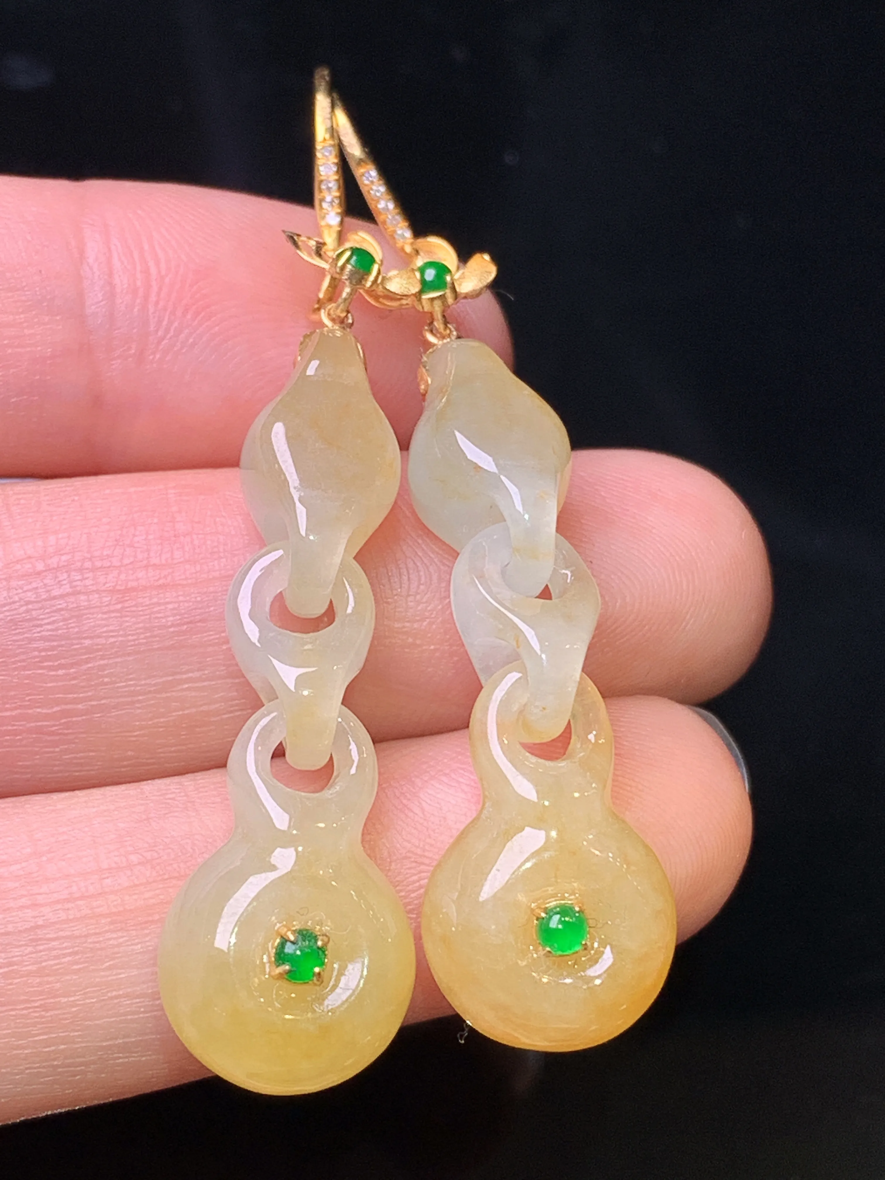 18k金钻镶嵌黄翡同心锁平安扣吊坠 玉质细腻 色泽清新艳丽 整体尺寸53.8*11.5*6.2