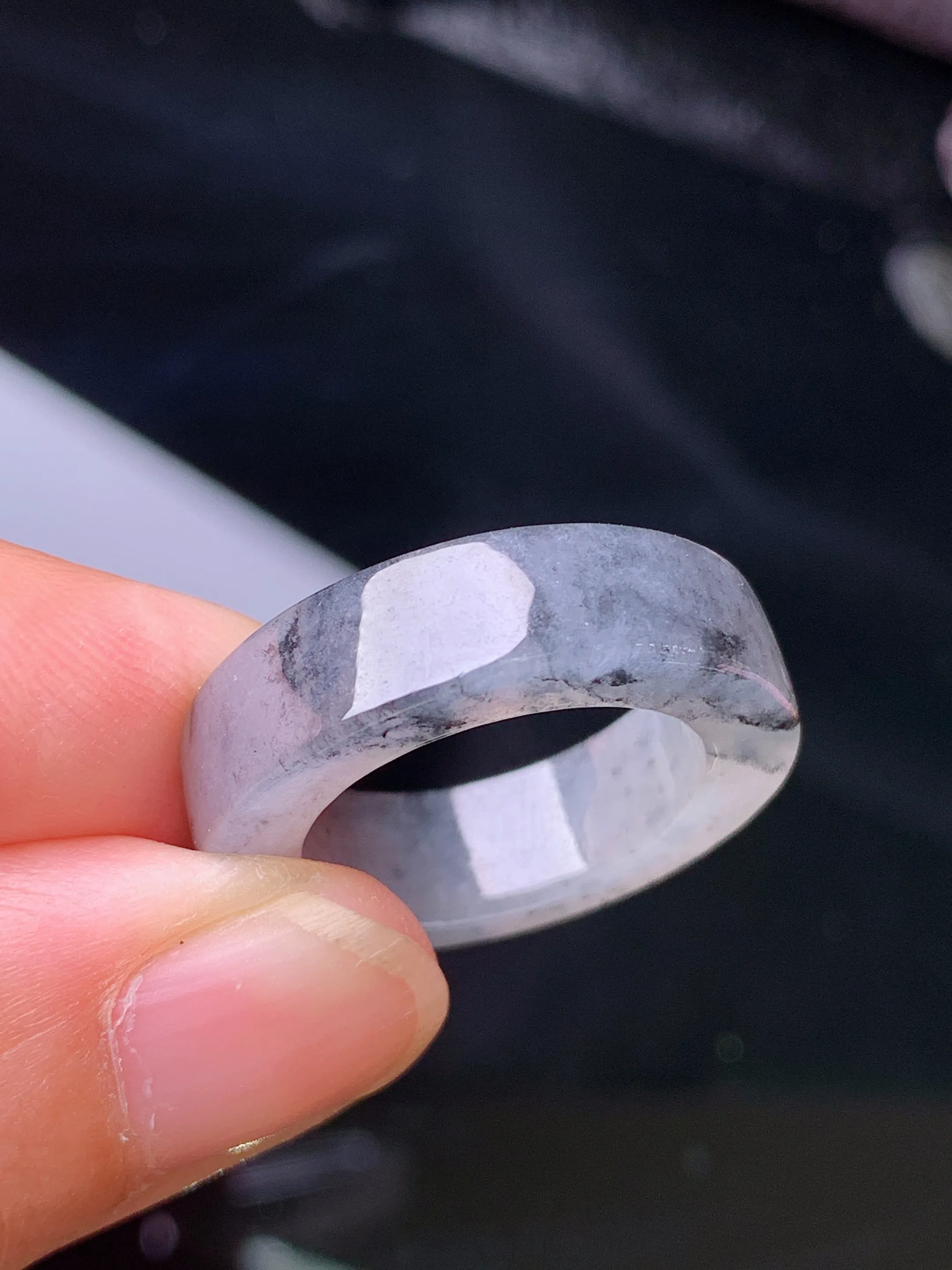 冰种乌鸡指环 玉质细腻 色泽清新艳丽 圈口9.5 整体尺寸23*5.7*3.6