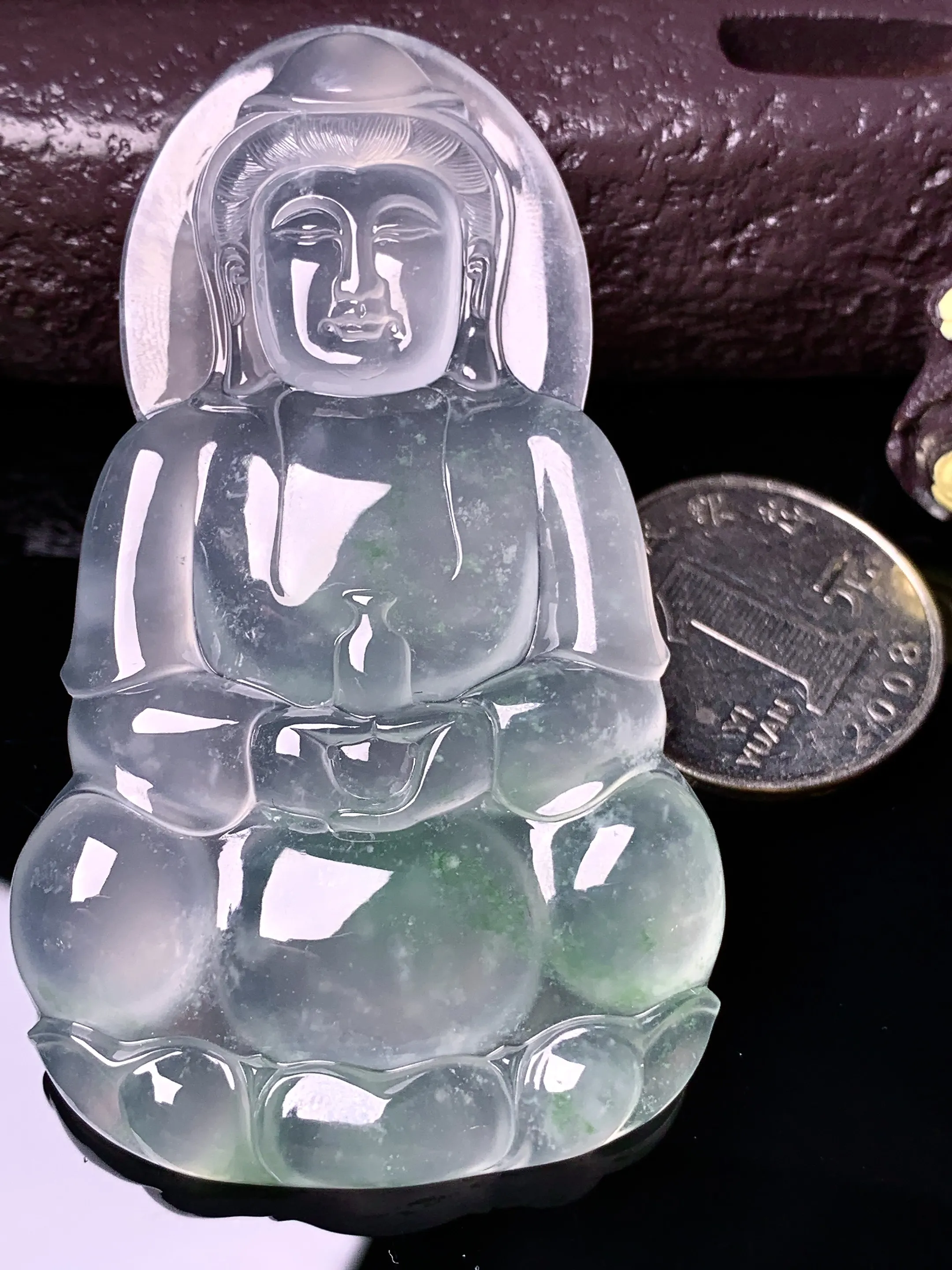 冰种飘绿观音吊坠 玉质细腻 色泽清新艳丽 整体尺寸69.7*41.5*7