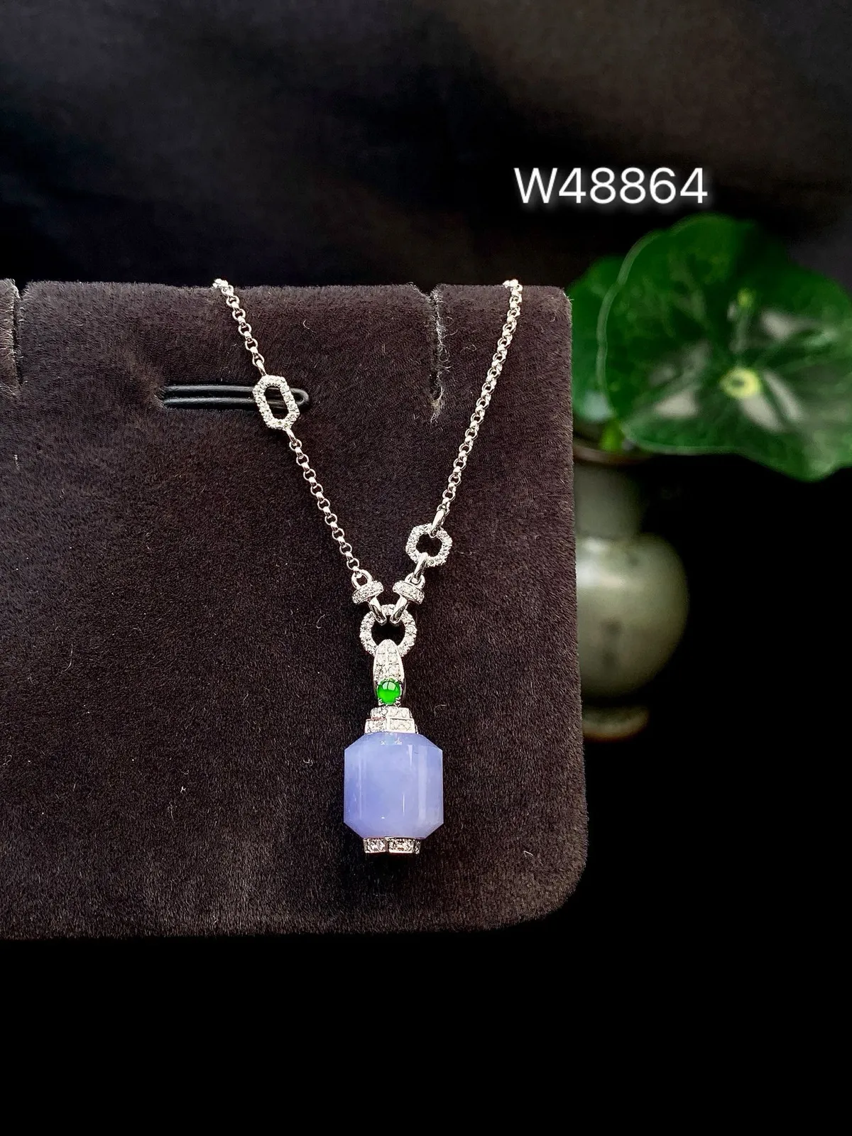 【冰种紫罗兰路路通锁骨链】种地上乘，冰感十足，通透起光，饱满圆润，18k金钻镶嵌，裸石尺寸9*8.9