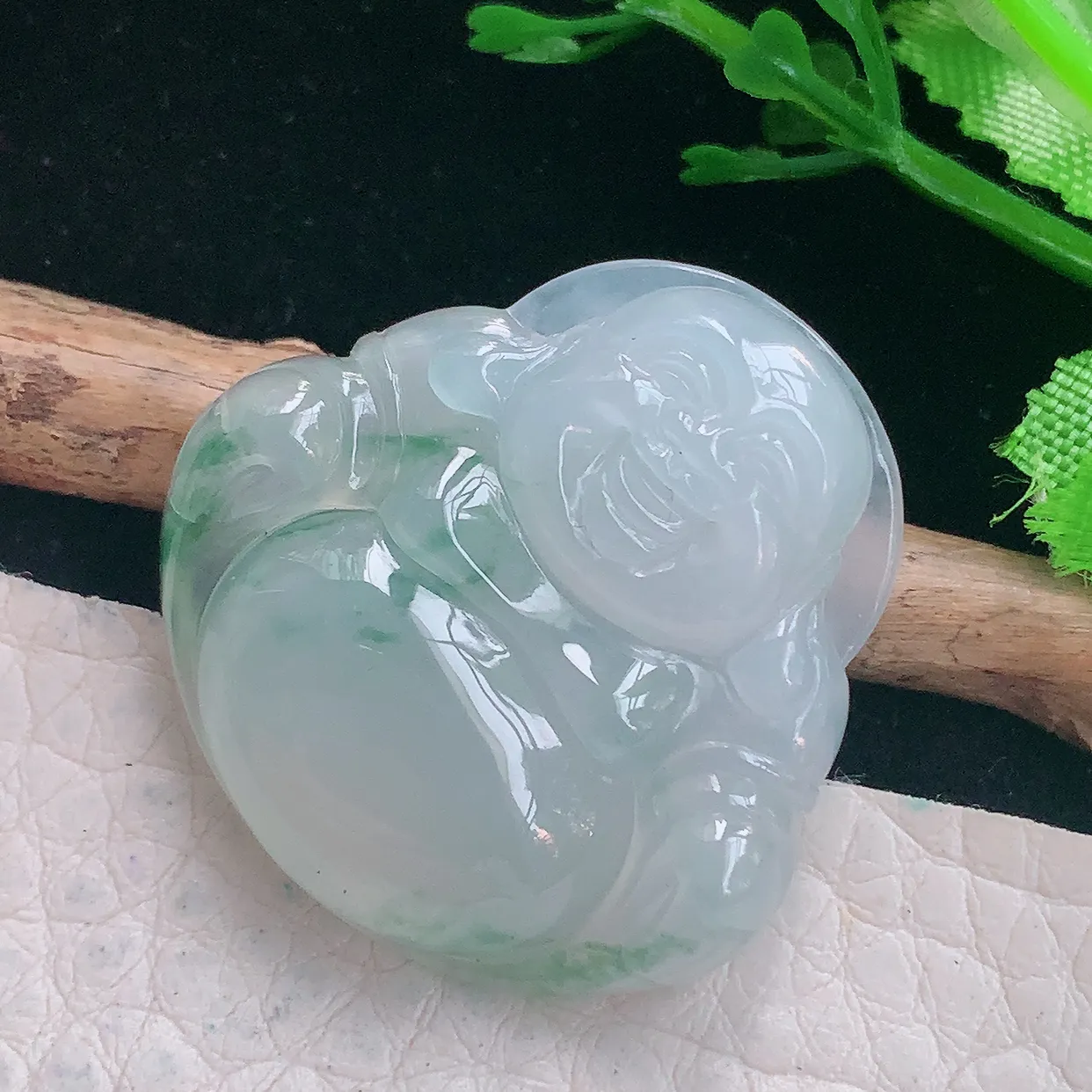 Lz实拍29*29*6.2天然缅甸翡翠冰飘花佛公吊坠 弥勒佛玉坠