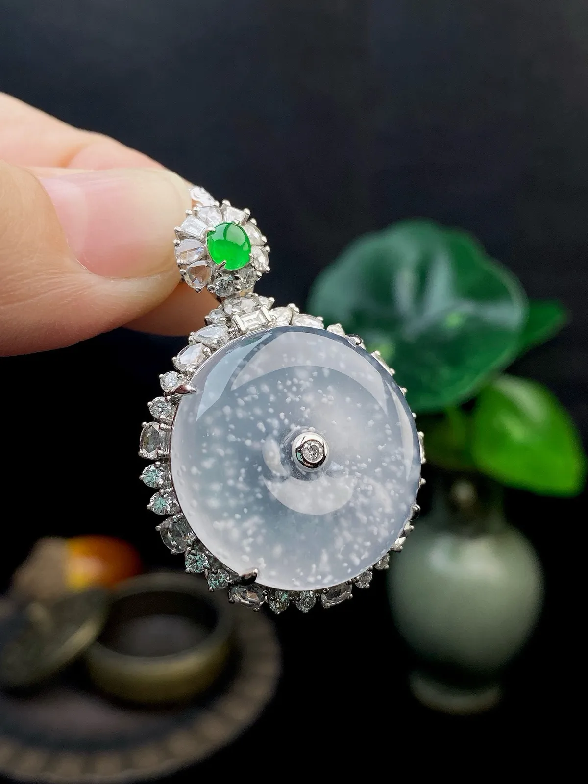 【冰种平安扣】老坑雪花棉，质地非常细腻，冰润十足，种老冰透，收藏品质，18k金钻镶嵌，裸石尺寸22.