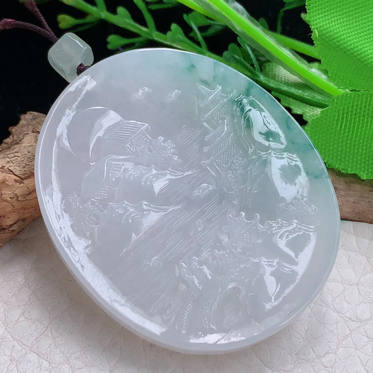 Lz实拍50.2*42.5*6天然缅甸翡翠牛奶底冰飘花山水牌吊坠 锦绣山河玉坠