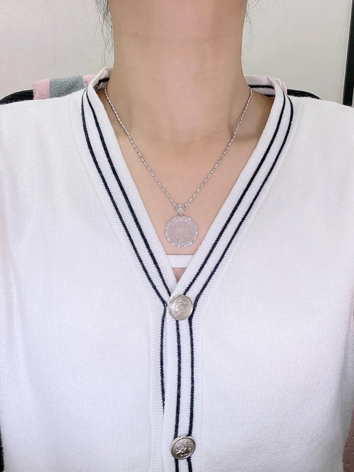 【冰种圆无事牌】老坑雪花棉，质地细腻，种水色俱全，冰透闪亮，18k金钻镶嵌，裸石尺寸19.5*3毫米