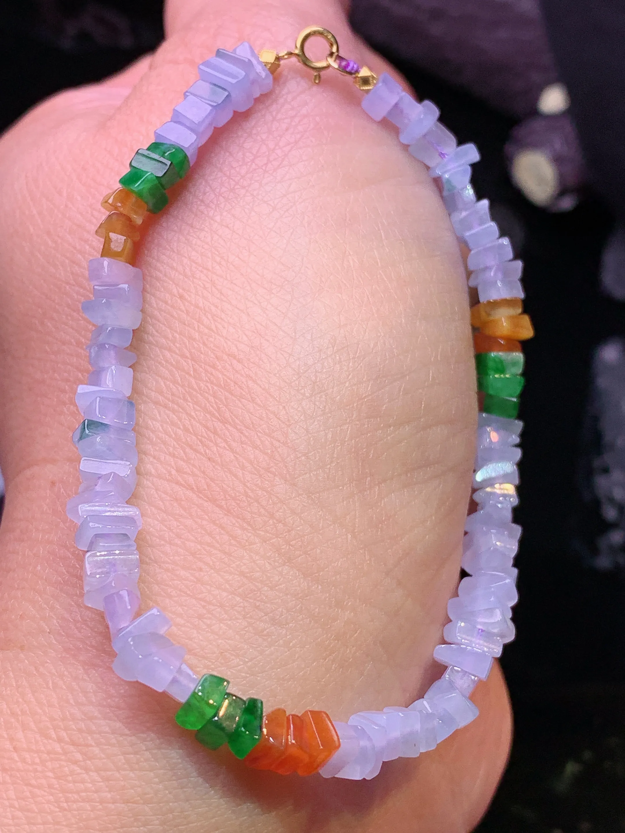 紫罗兰随形手链 玉质细腻 色泽清新艳丽 整体尺寸4.3*3.5*2.3