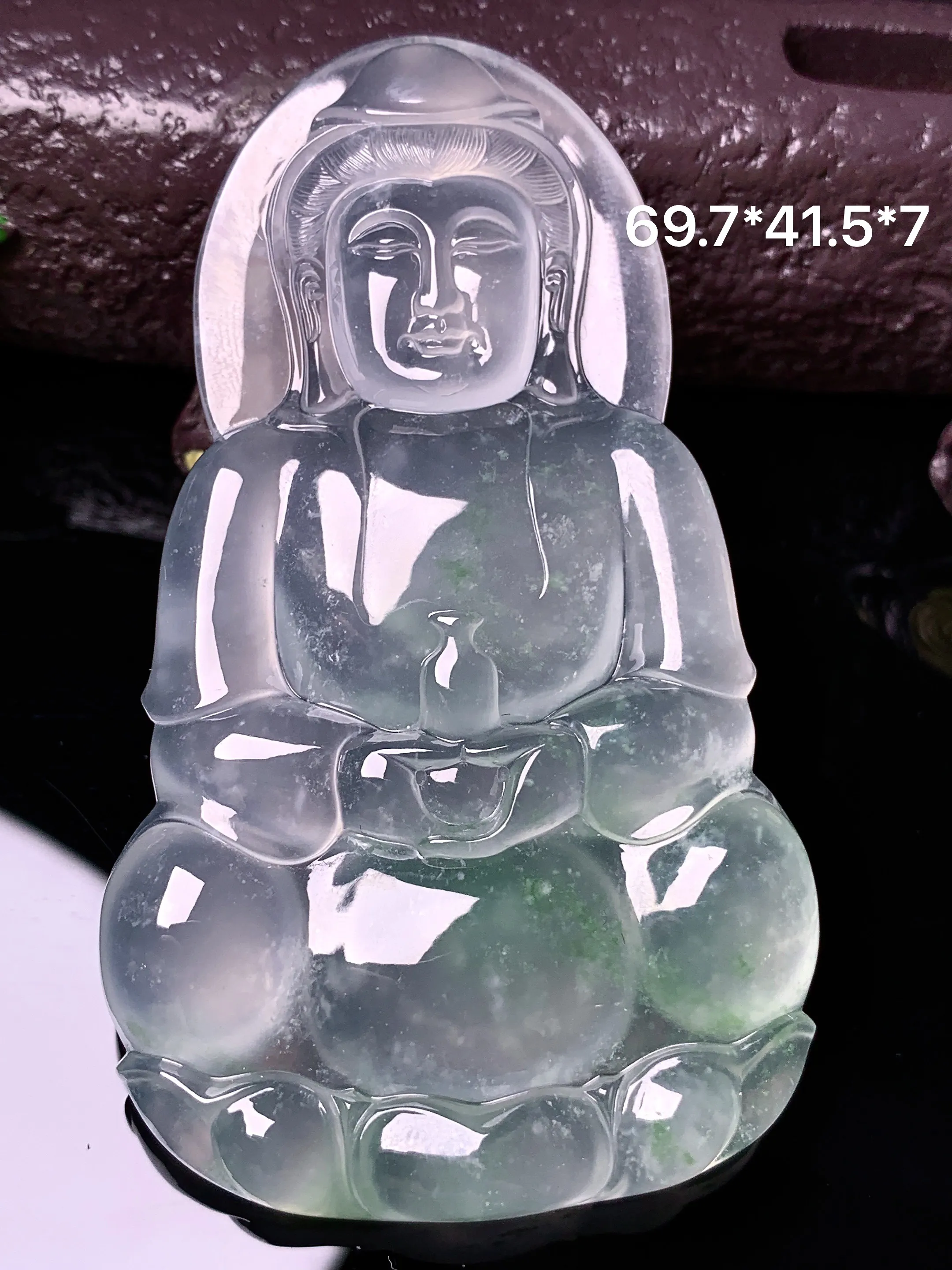 冰种飘绿观音吊坠 玉质细腻 色泽清新艳丽 整体尺寸69.7*41.5*7