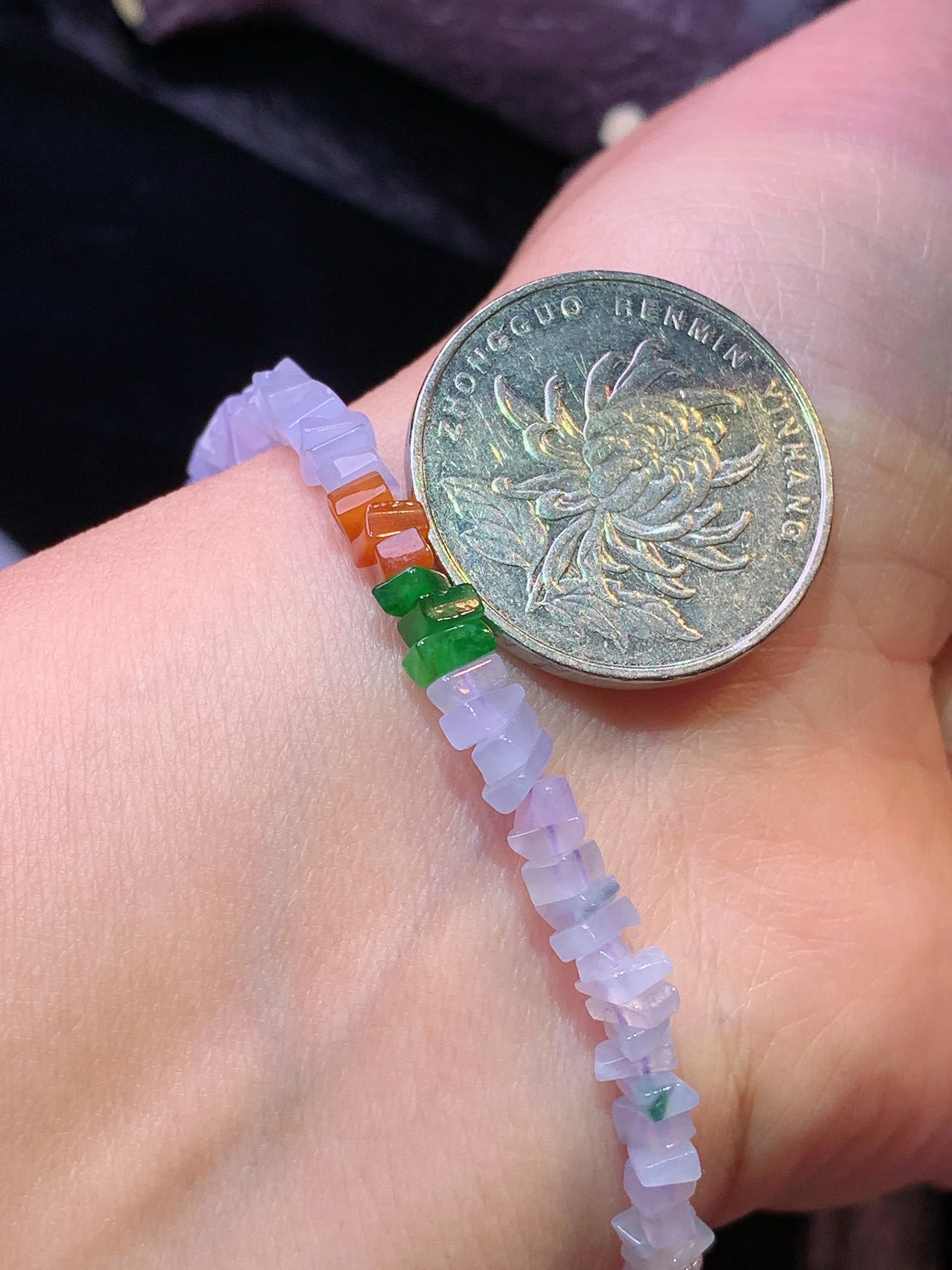 紫罗兰随形手链 玉质细腻 色泽清新艳丽 整体尺寸4.3*3.5*2.3