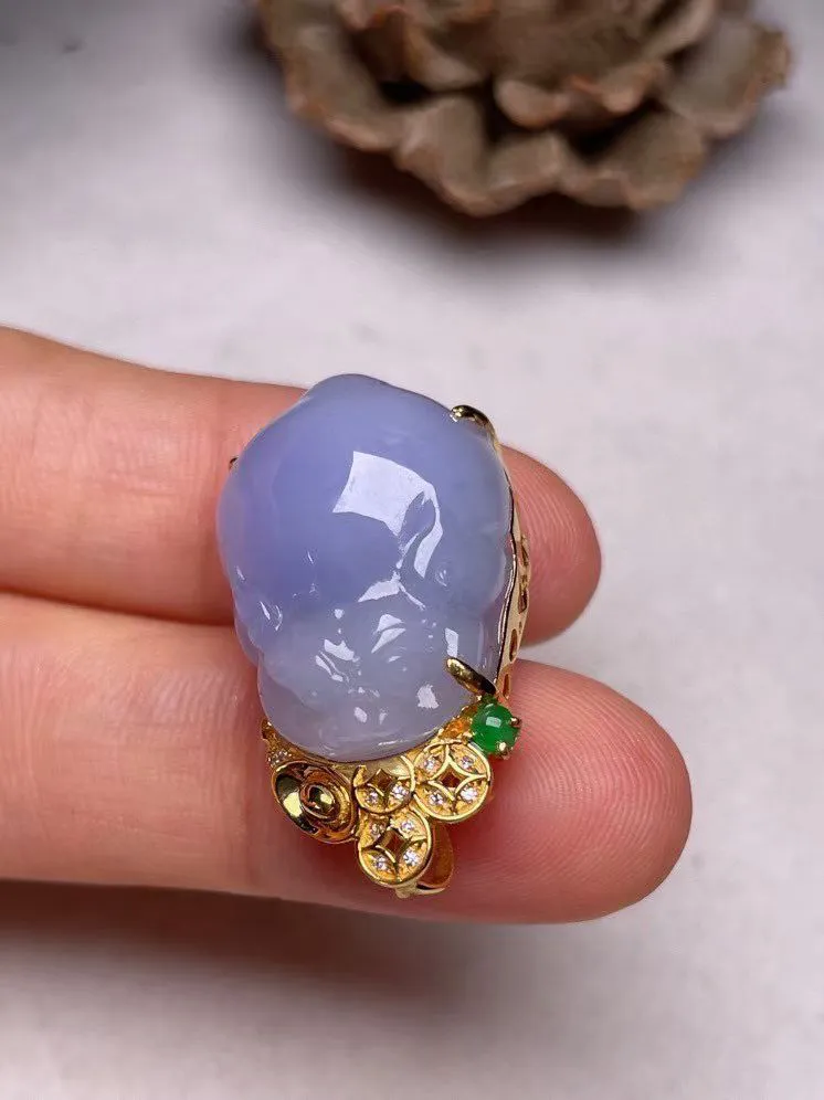 冰糯种紫罗兰【招财金蝉】吊坠、真金真钻镶嵌，种水好，玉质细腻 .裸石尺寸 21.3*15.7