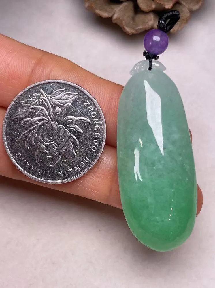冰糯种飘绿【福瓜】吊坠，种水好，玉质细腻 ，卖相好
