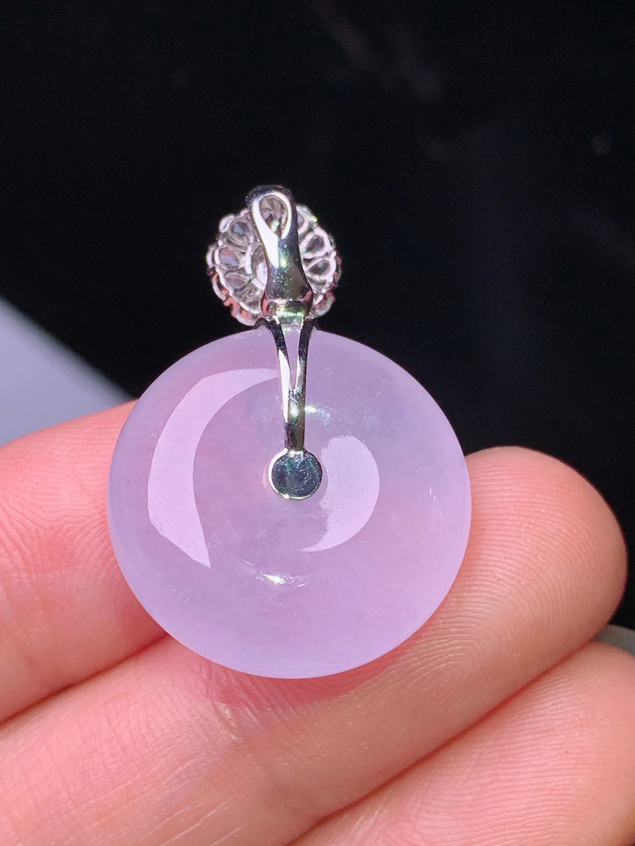 18k金钻镶嵌冰紫罗兰平安扣吊坠 玉质细腻 色泽清新艳丽 整体尺寸29.5*19.8*7.7