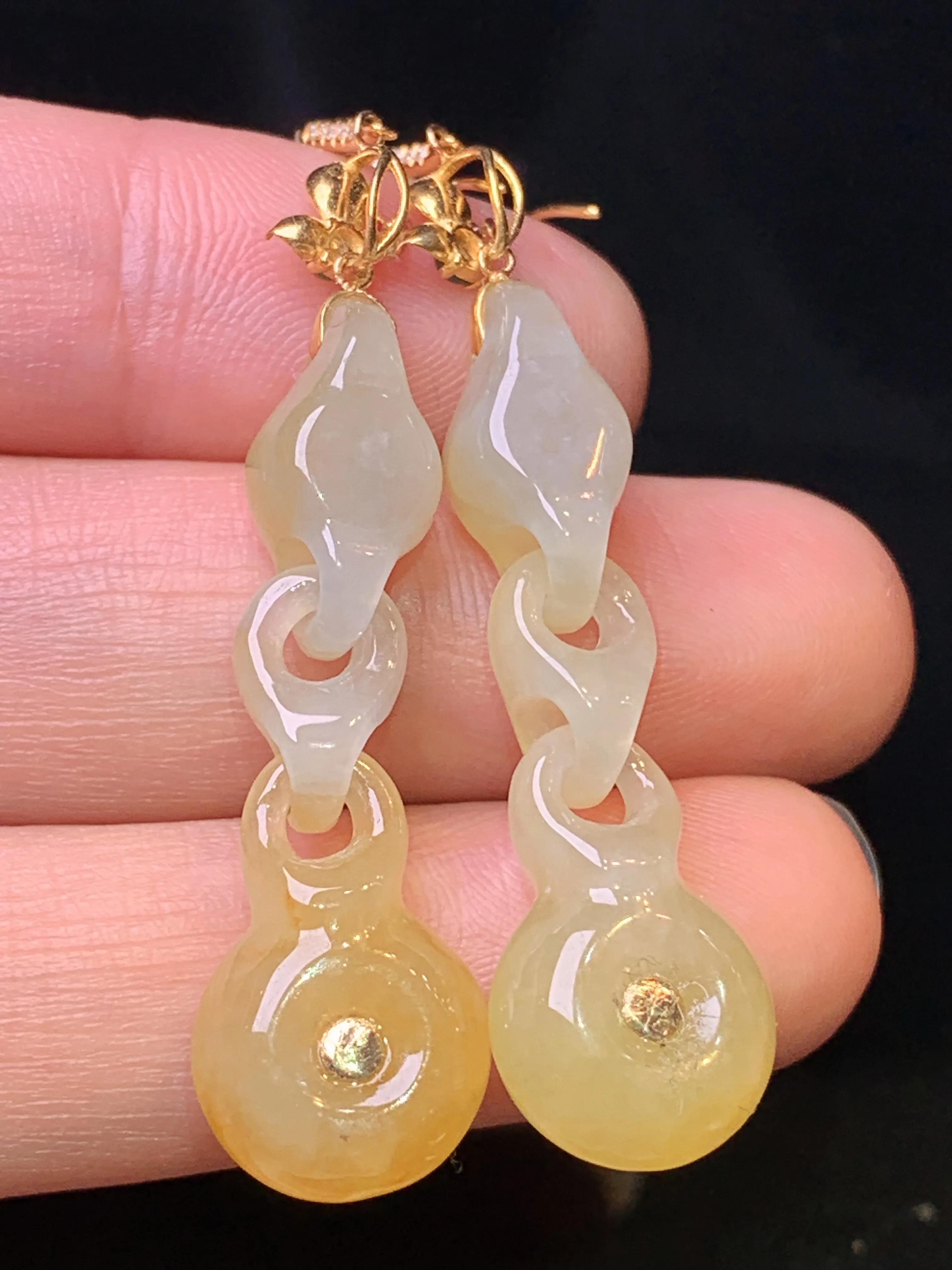 18k金钻镶嵌黄翡同心锁平安扣吊坠 玉质细腻 色泽清新艳丽 整体尺寸53.8*11.5*6.2