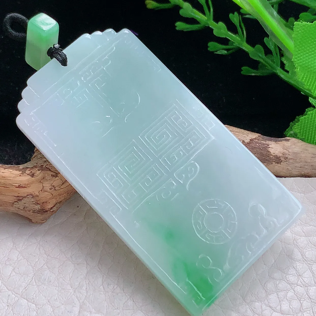 Lz实拍60.8*32.6*5.6天然缅甸翡翠仿古雕花无事牌吊坠 祥云如意子岗牌玉坠