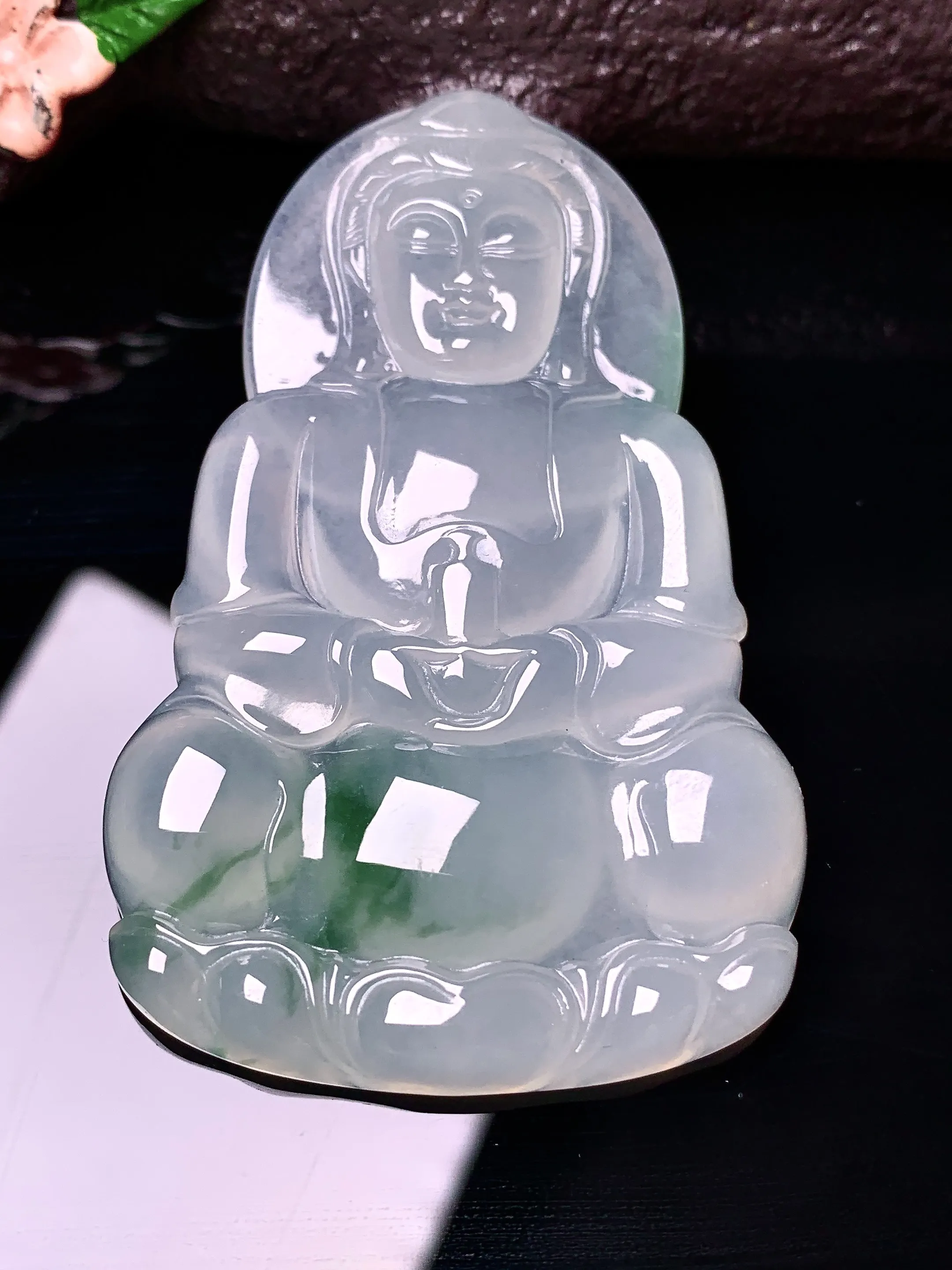 冰种飘绿观音吊坠 玉质细腻 色泽清新艳丽 整体尺寸63*39.6*6