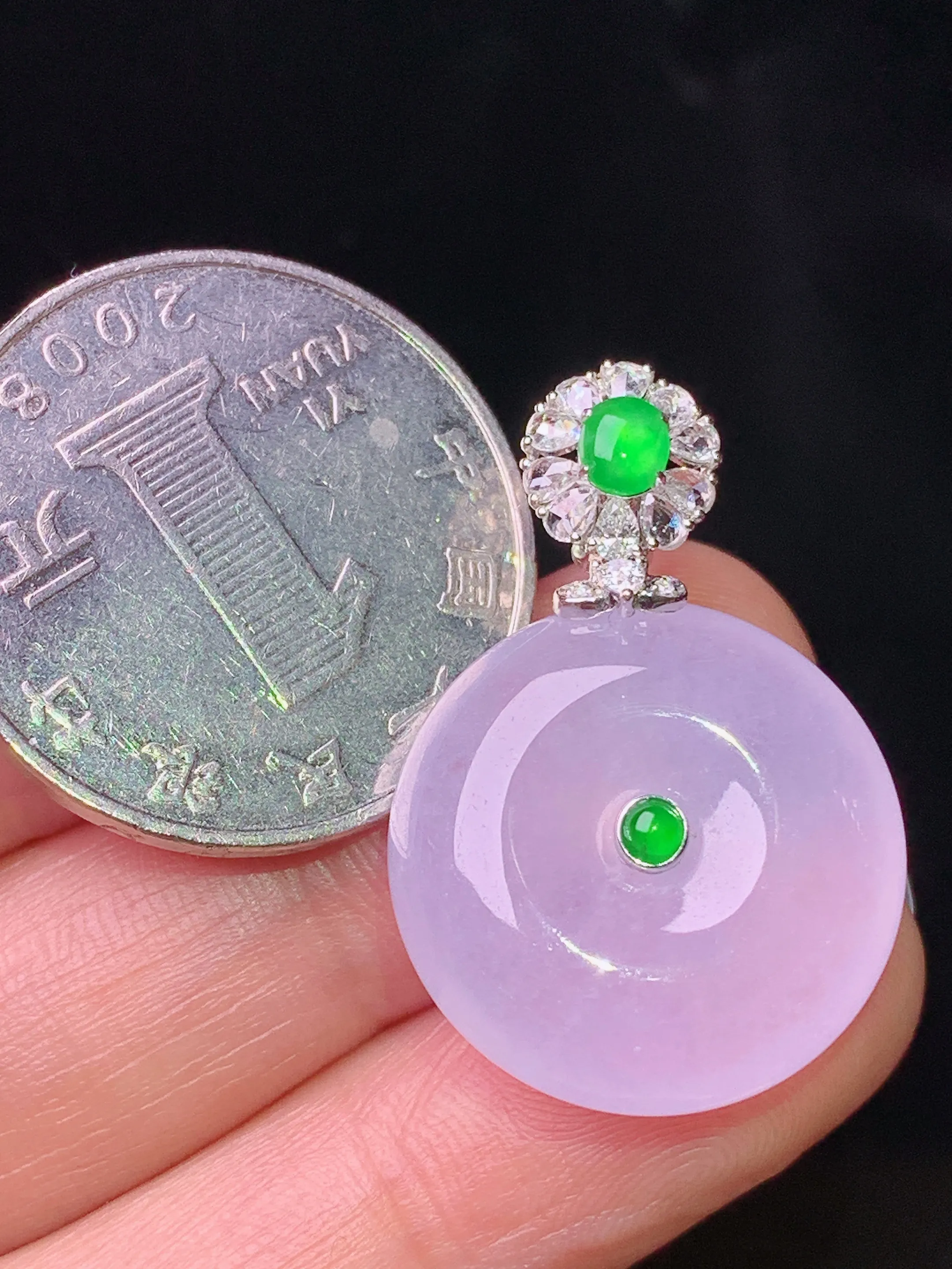 18k金钻镶嵌冰紫罗兰平安扣吊坠 玉质细腻 色泽清新艳丽 整体尺寸29.5*19.8*7.7