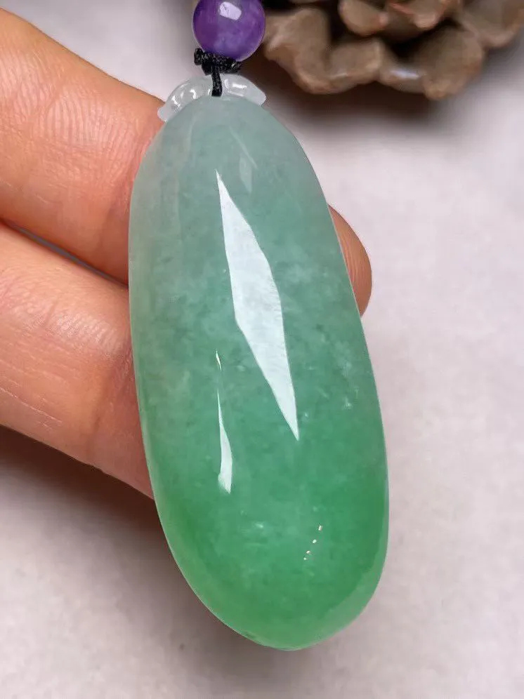 冰糯种飘绿【福瓜】吊坠，种水好，玉质细腻 ，卖相好