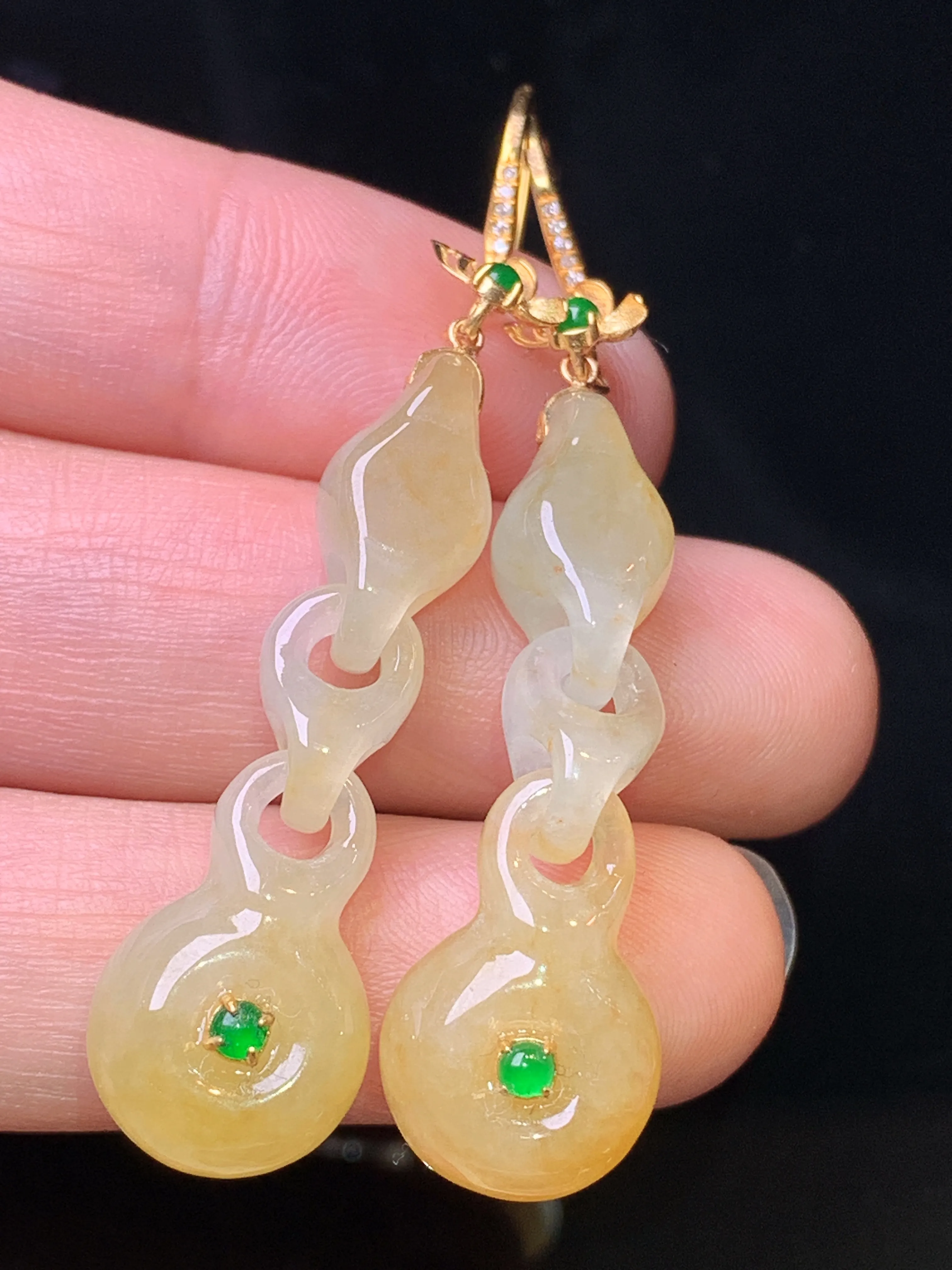 18k金钻镶嵌黄翡同心锁平安扣吊坠 玉质细腻 色泽清新艳丽 整体尺寸53.8*11.5*6.2