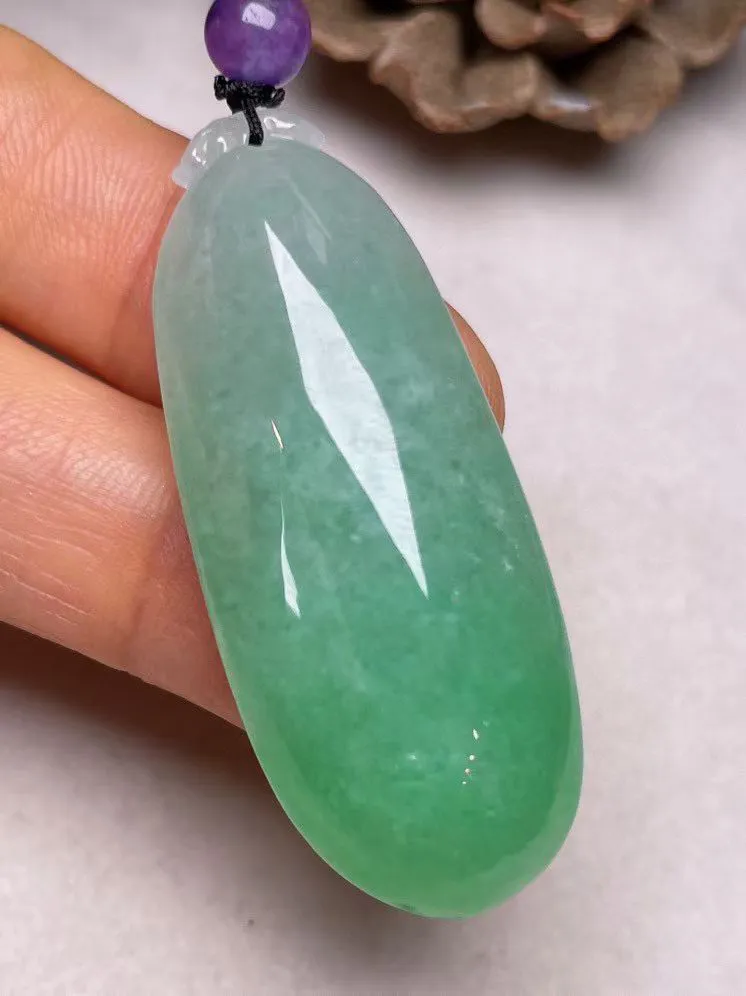 冰糯种飘绿【福瓜】吊坠，种水好，玉质细腻 ，卖相好