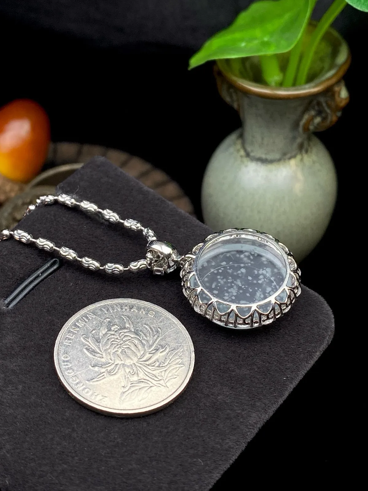 【冰种圆无事牌】老坑雪花棉，质地细腻，种水色俱全，冰透闪亮，18k金钻镶嵌，裸石尺寸19.5*3毫米