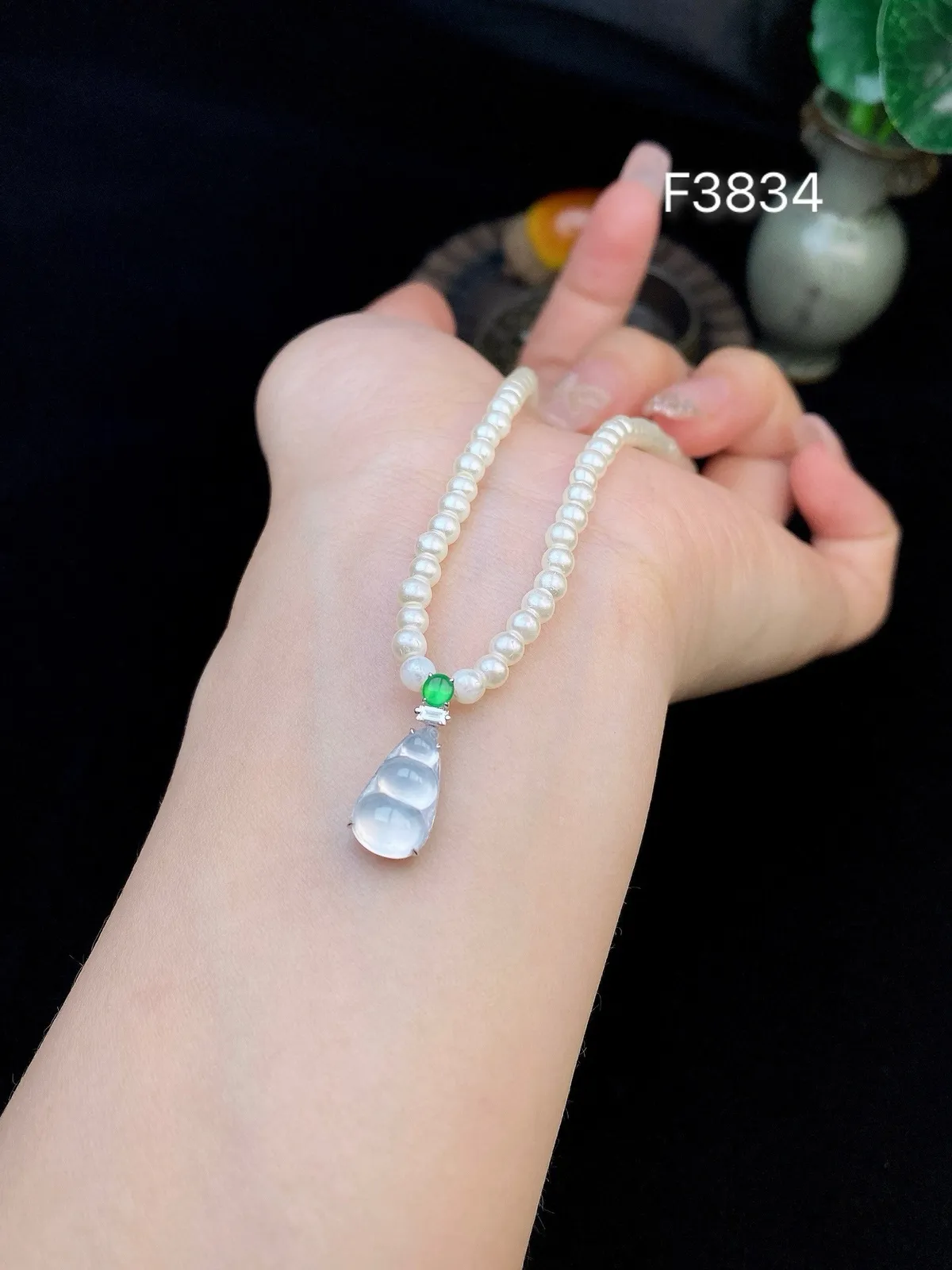 【冰种福豆吊坠】小精品滴流，种地上乘，冰感十足，通透起光，饱满圆润，18k金钻镶嵌，裸石尺寸12.8