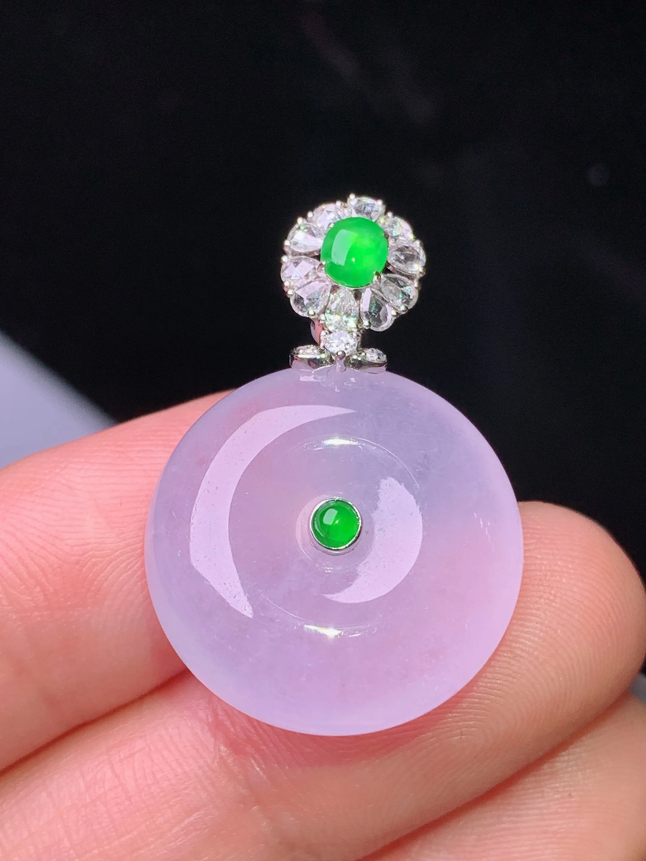 18k金钻镶嵌冰紫罗兰平安扣吊坠 玉质细腻 色泽清新艳丽 整体尺寸29.5*19.8*7.7