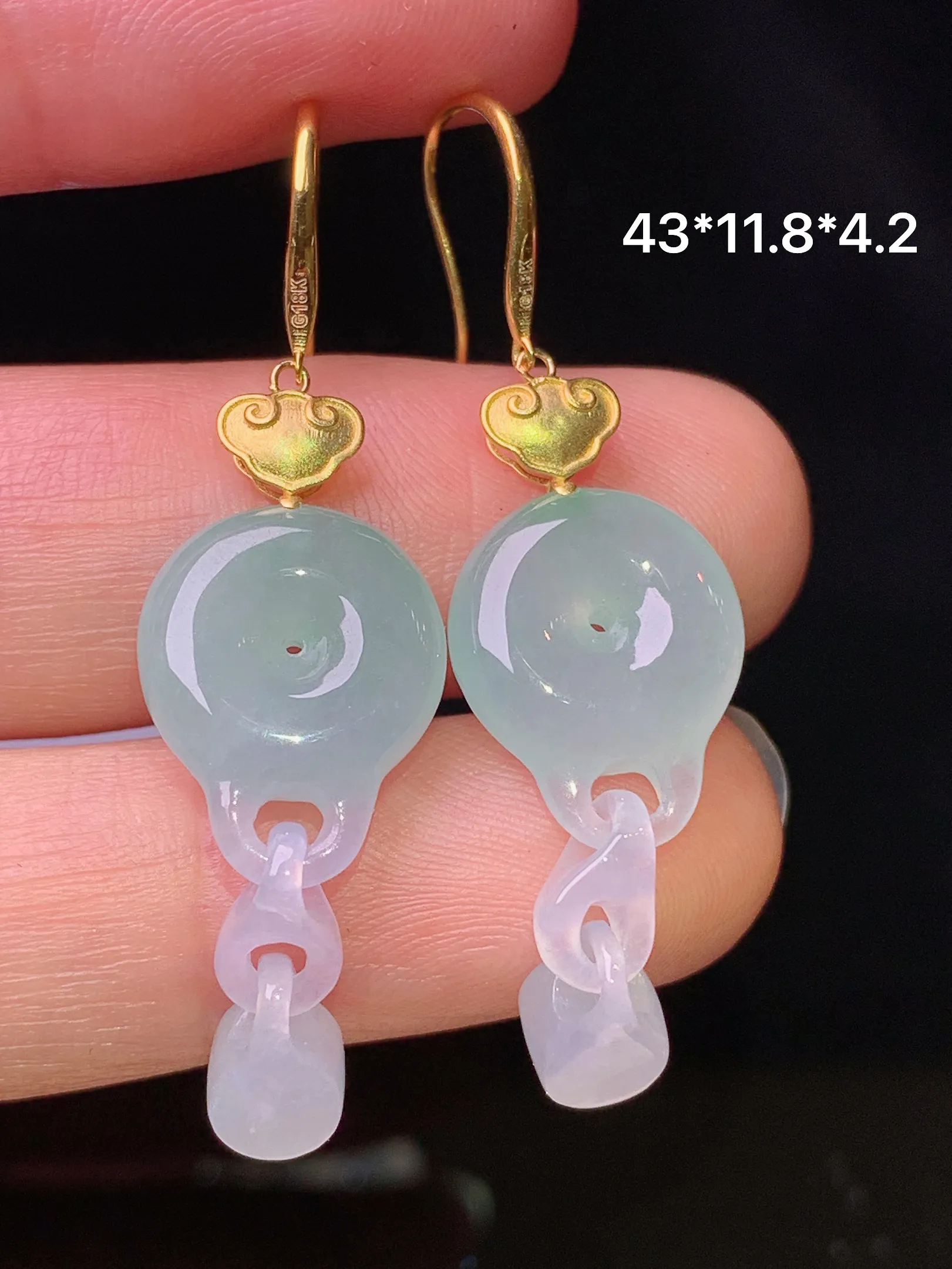 18k金镶嵌同心锁平安扣耳坠 玉质细腻 色泽清新艳丽 整体尺寸43*11.8*4.2