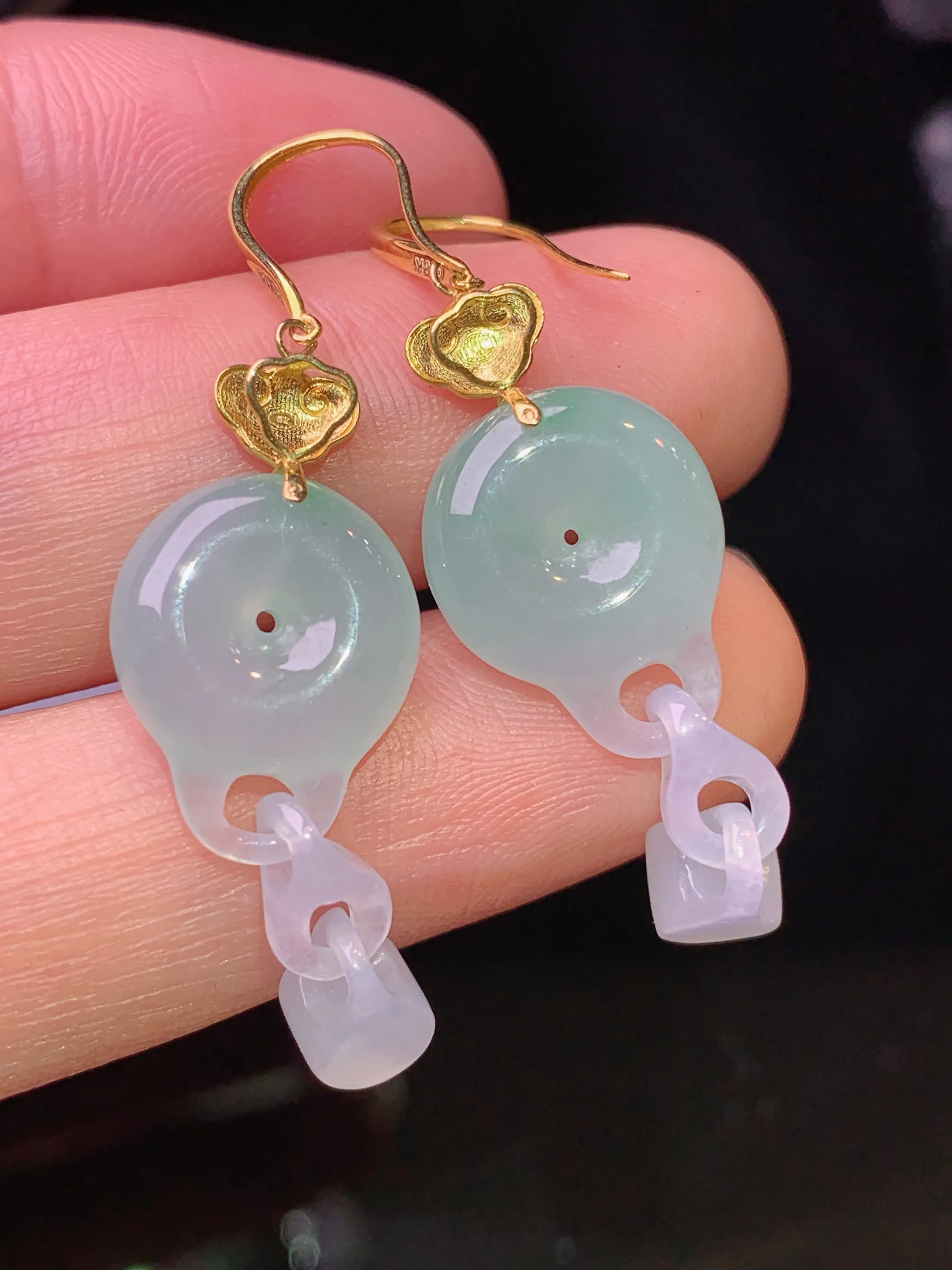 18k金镶嵌同心锁平安扣耳坠 玉质细腻 色泽清新艳丽 整体尺寸43*11.8*4.2