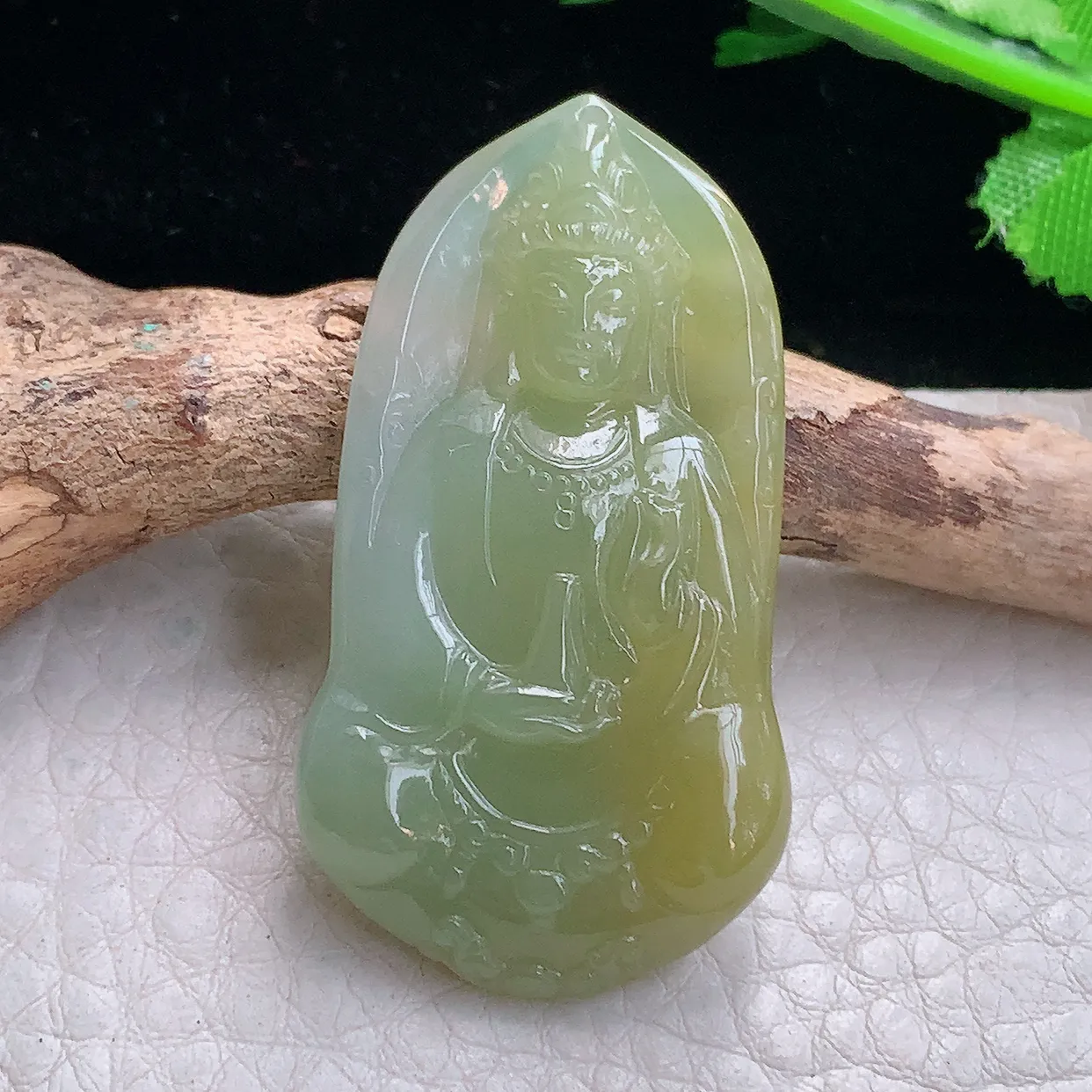 Lz实拍43.8*23.8*6天然缅甸翡翠冰黄翡持瓶观音吊坠