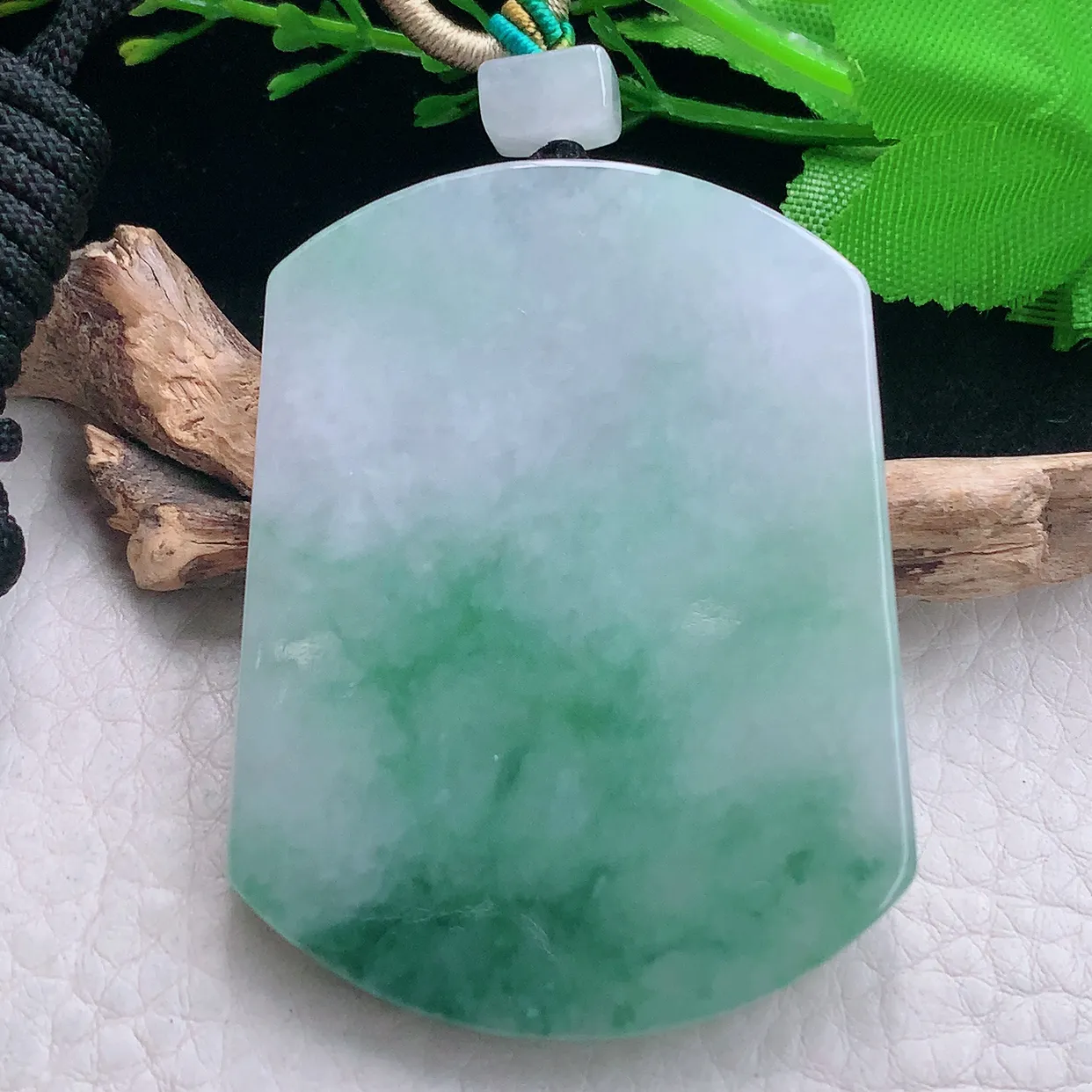 zen实拍56*42.3*5.6天然缅甸翡翠飘绿花平安无事牌吊坠 大气男款玉坠