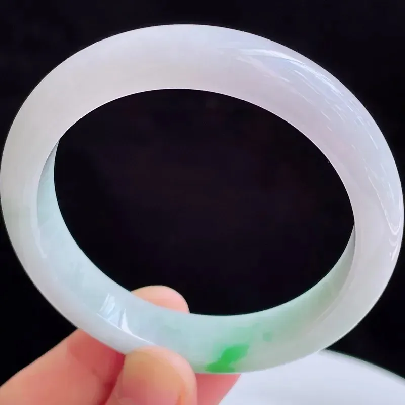 57圈有种有色天然翡翠A货飘阳绿玉手镯好种水水润手镯57.90g