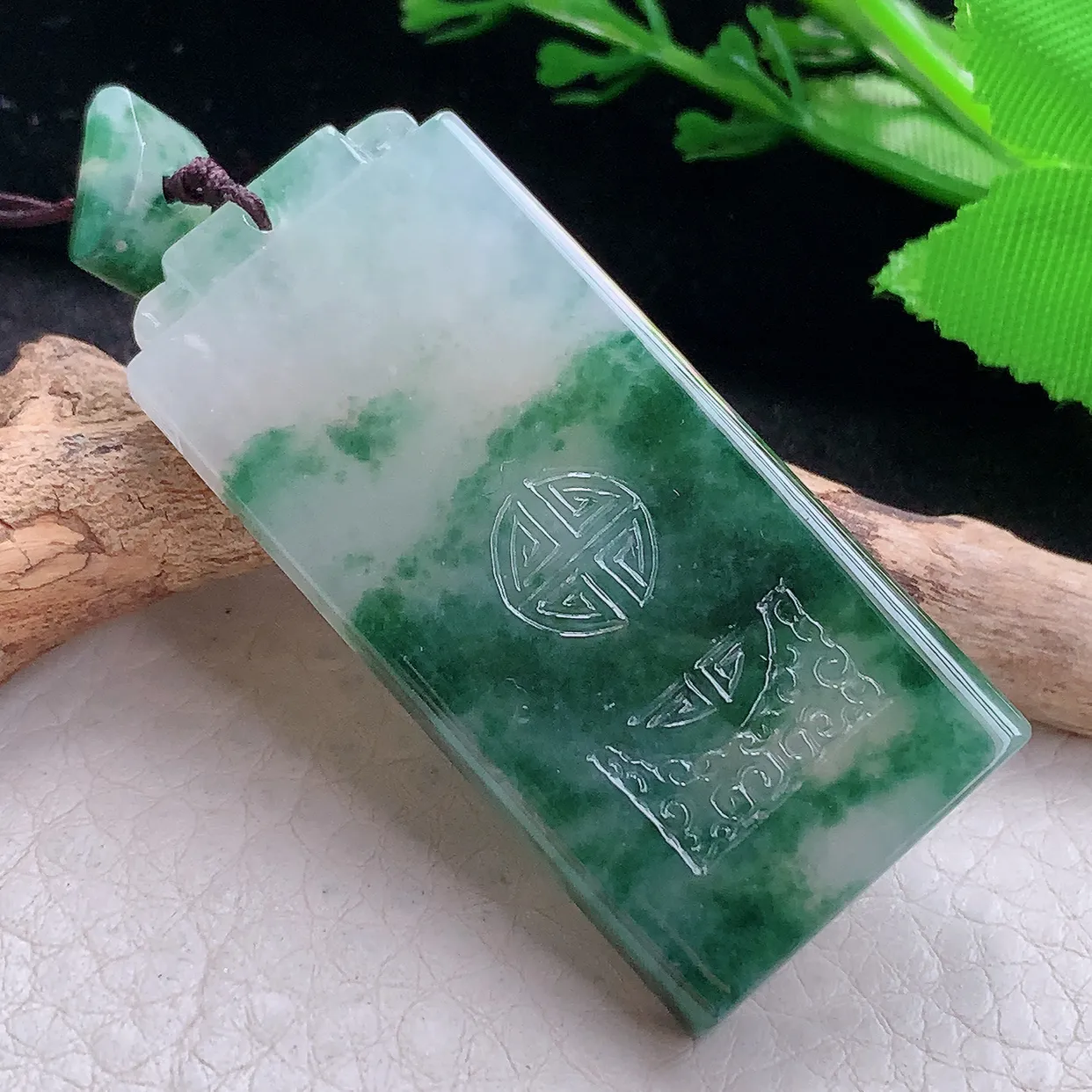 Lz实拍49.5*23.6*6.2天然缅甸翡翠雕花平安无事牌吊坠 半山半水玉坠