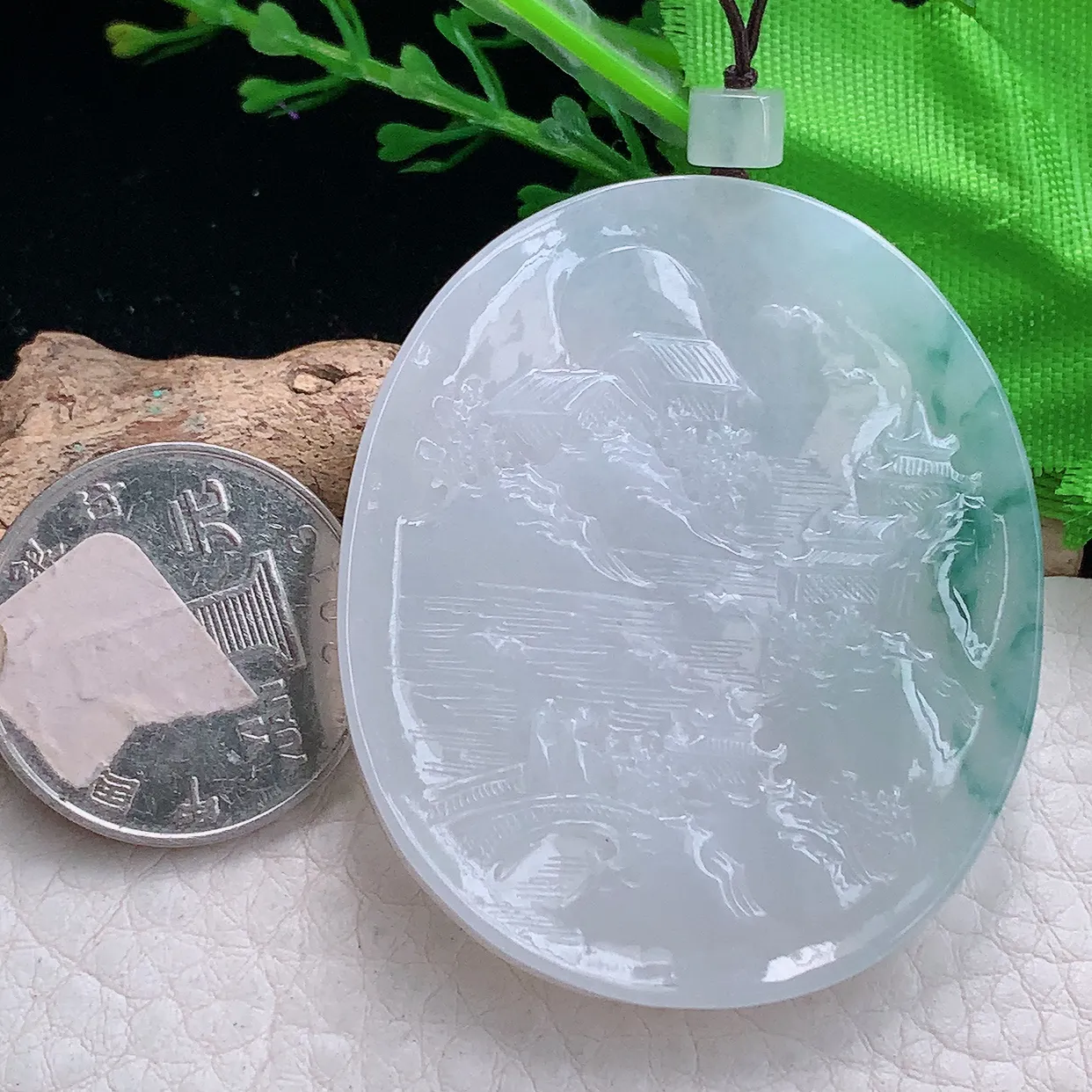 Lz实拍50.2*42.5*6天然缅甸翡翠牛奶底冰飘花山水牌吊坠 锦绣山河玉坠