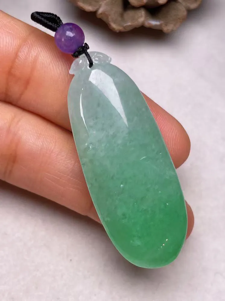 冰糯种飘绿【福瓜】吊坠，种水好，玉质细腻 ，卖相好