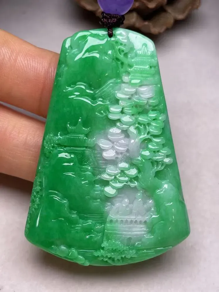 冰糯种辣绿【前程锦绣】吊坠，种水好，玉质细腻 ，卖相好.