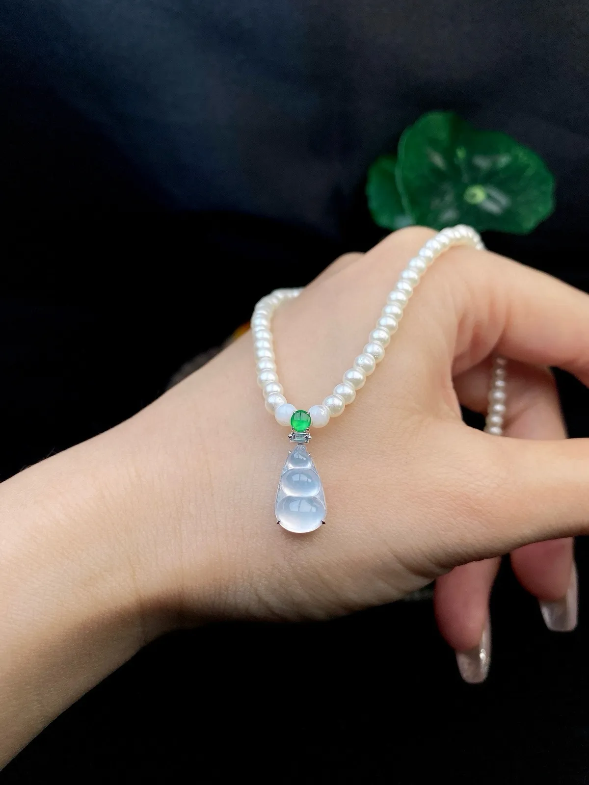 【冰种福豆吊坠】小精品滴流，种地上乘，冰感十足，通透起光，饱满圆润，18k金钻镶嵌，裸石尺寸12.8